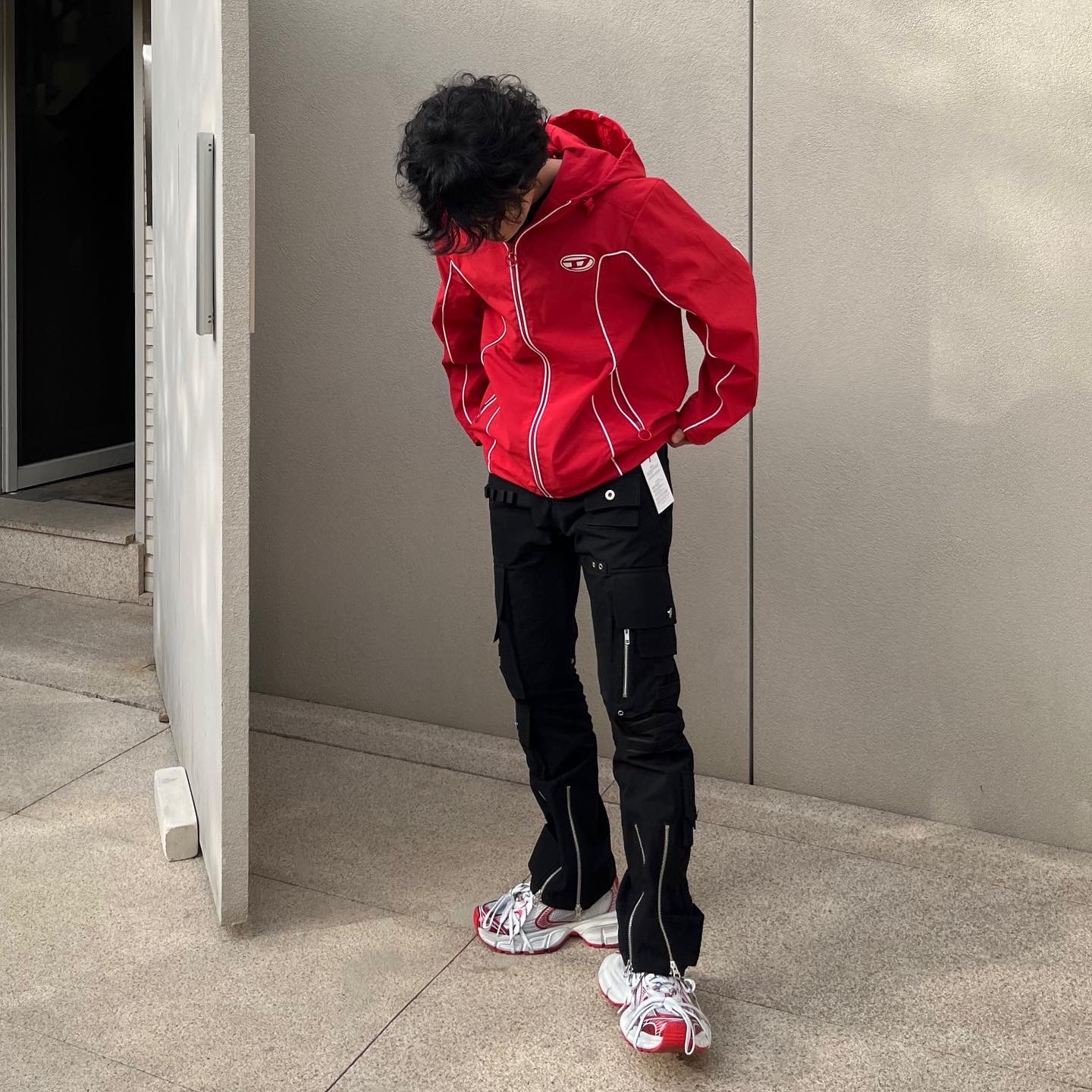 Balenciaga 3XL Sneakers White Red 착용 스타일 - 1