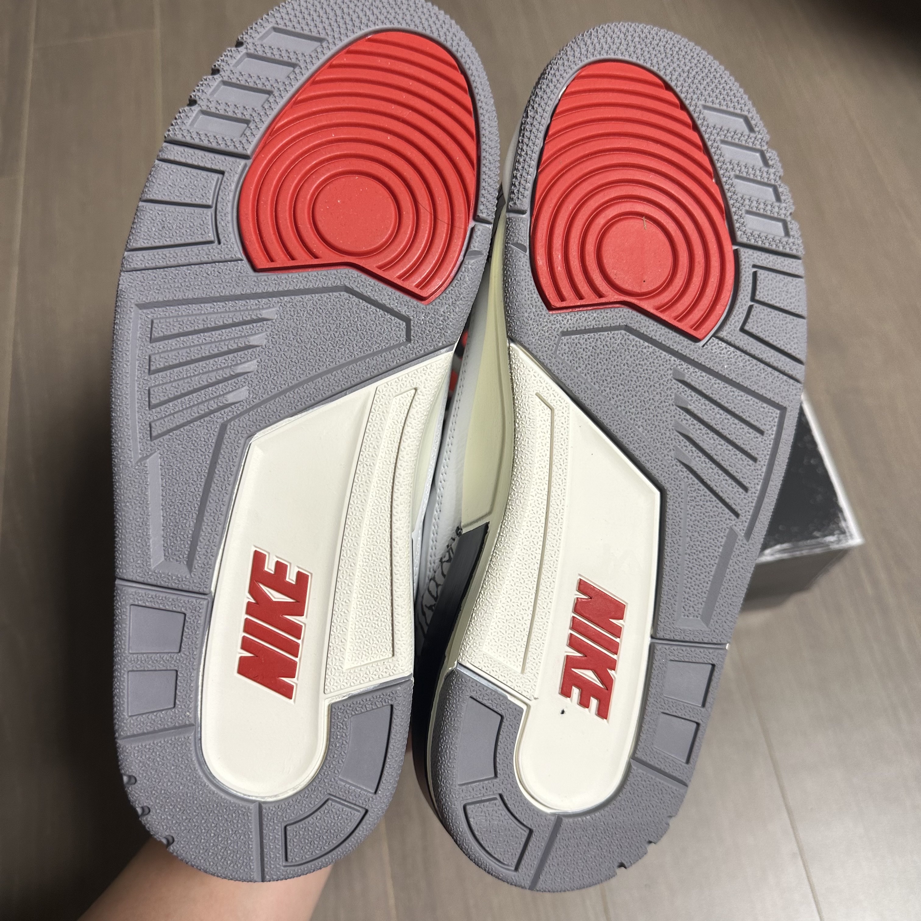 Jordan 3 Retro White Cement Reimagined 착용 스타일 - 5