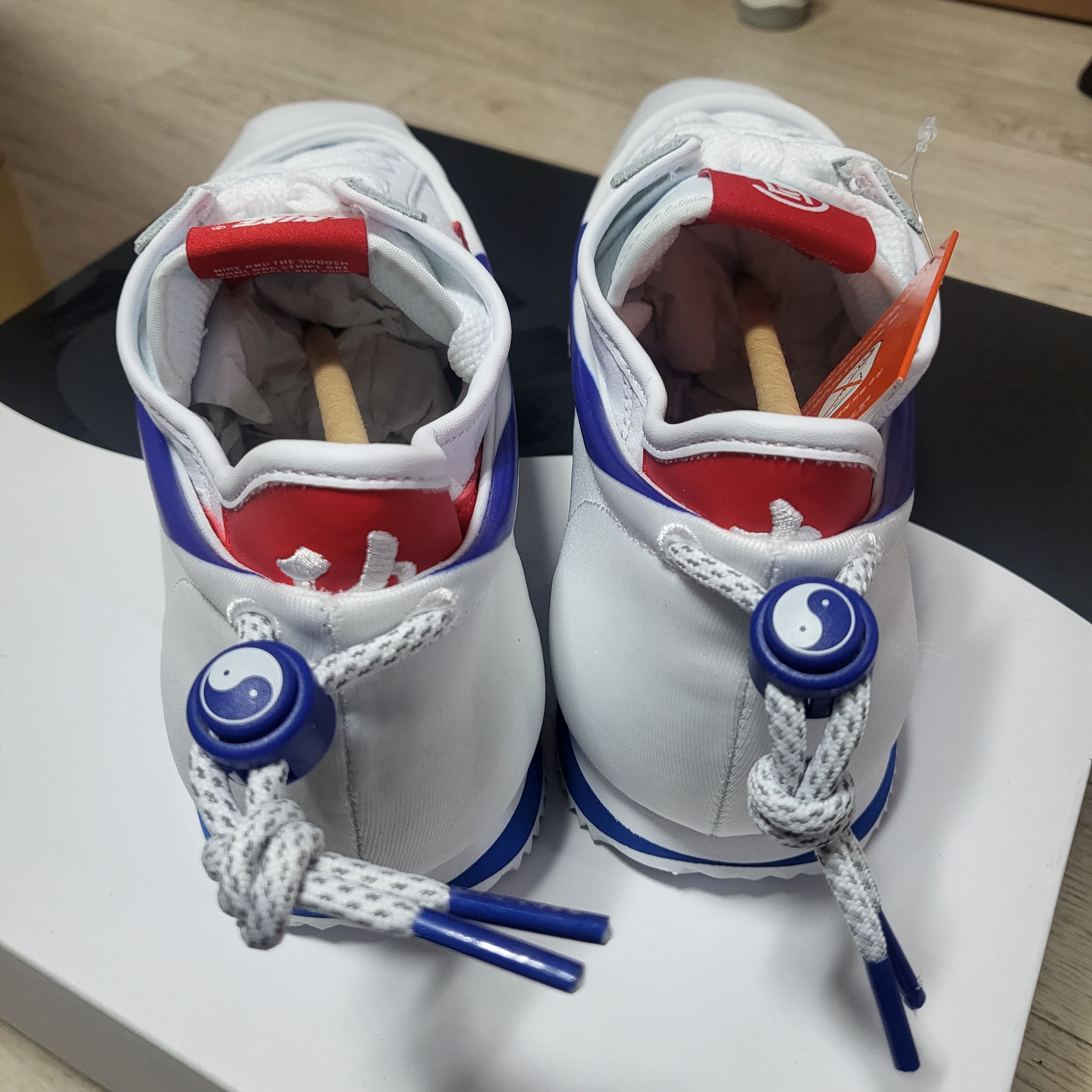 Nike x Clot Cortez SP White and Game Royal 착용 스타일 - 2