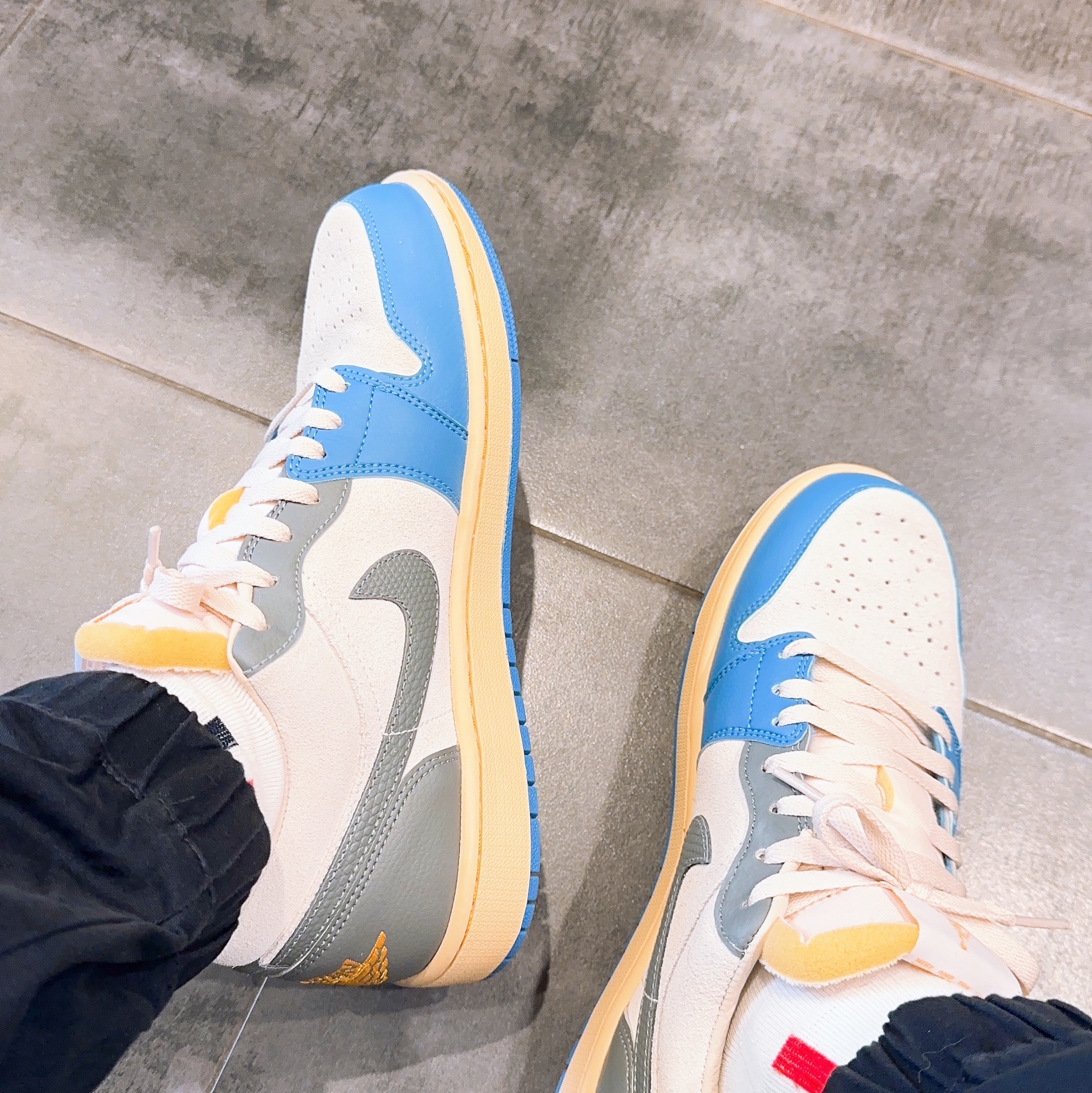 Jordan 1 Low SE Tokyo 96 착용 스타일 - 2