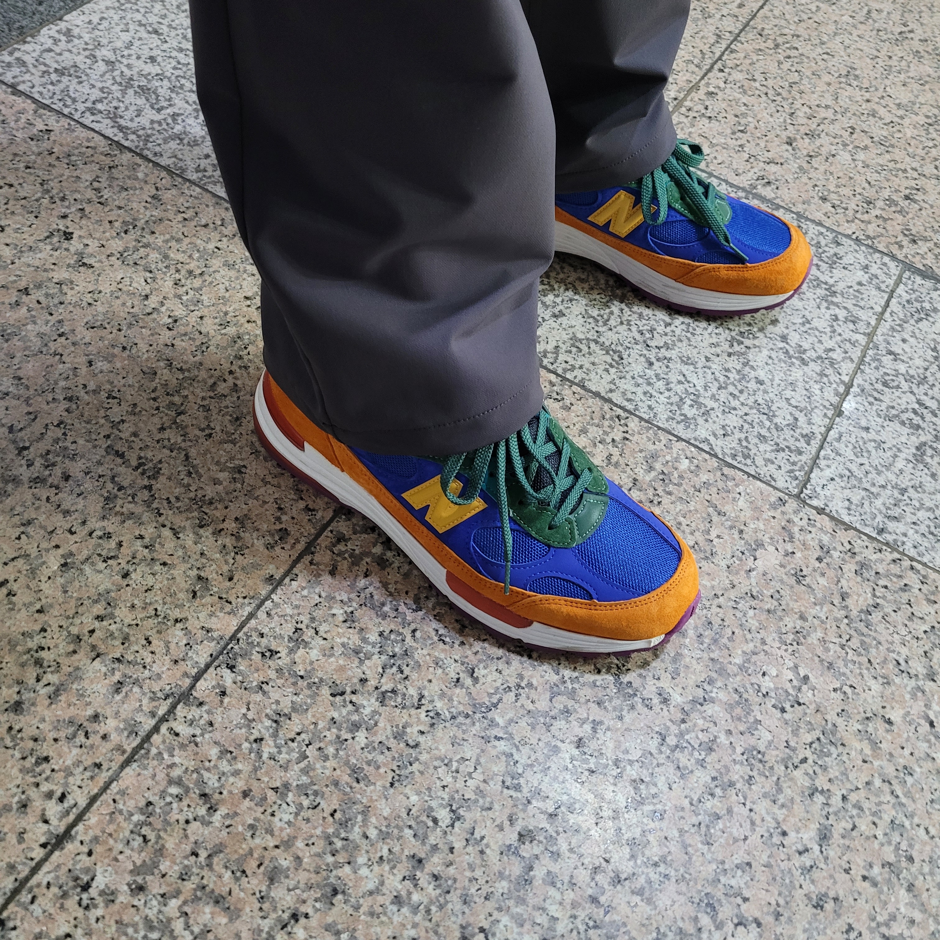 New Balance 992 Made in USA Multi-Color 착용 스타일 - 4