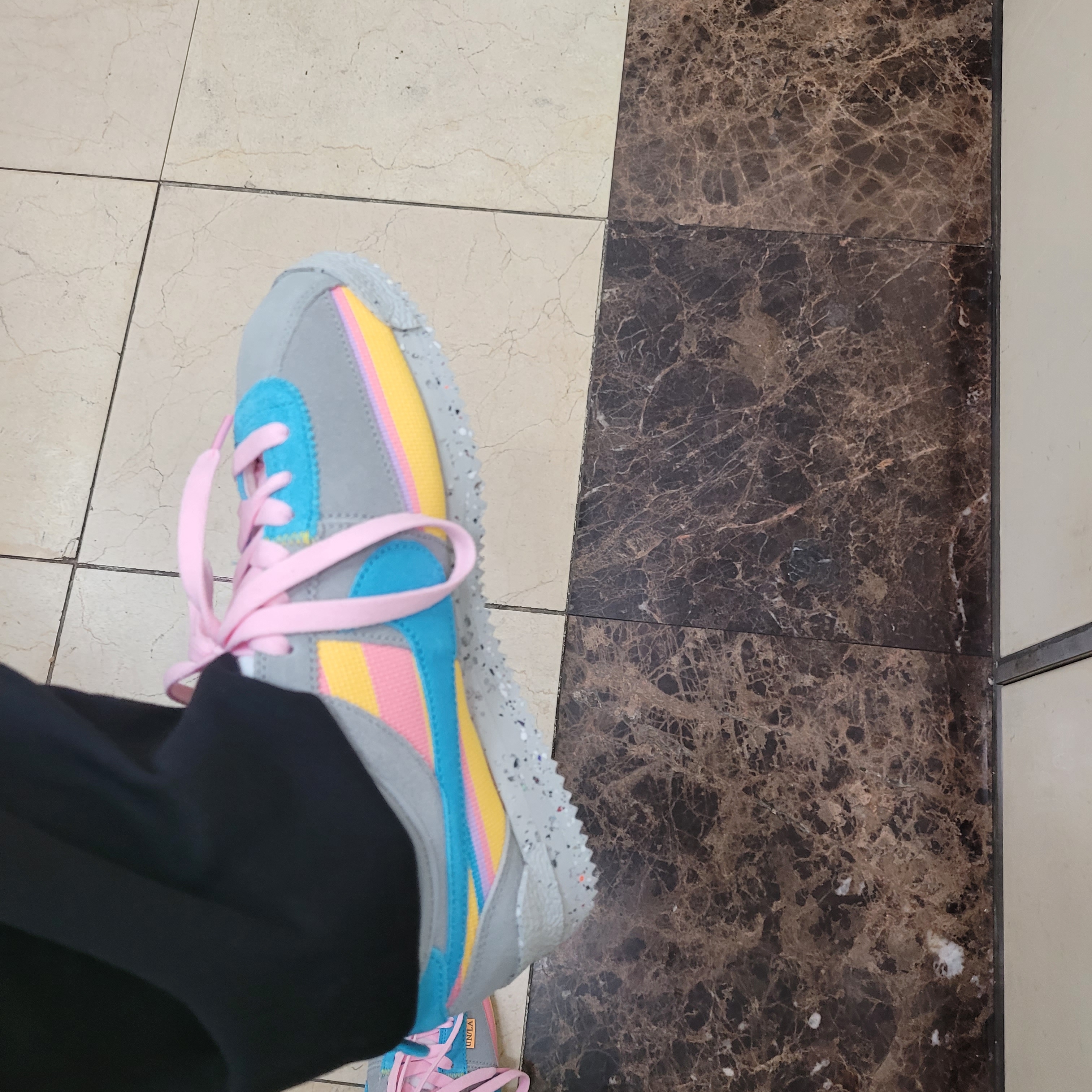 Nike x Union Cortez SP Light Smoke 착용 스타일 - 2