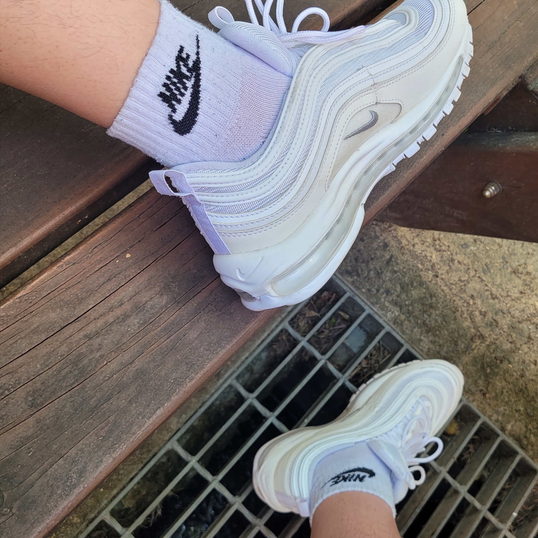 Nike Air Max 97 Triple White Wolf Grey 착용 스타일