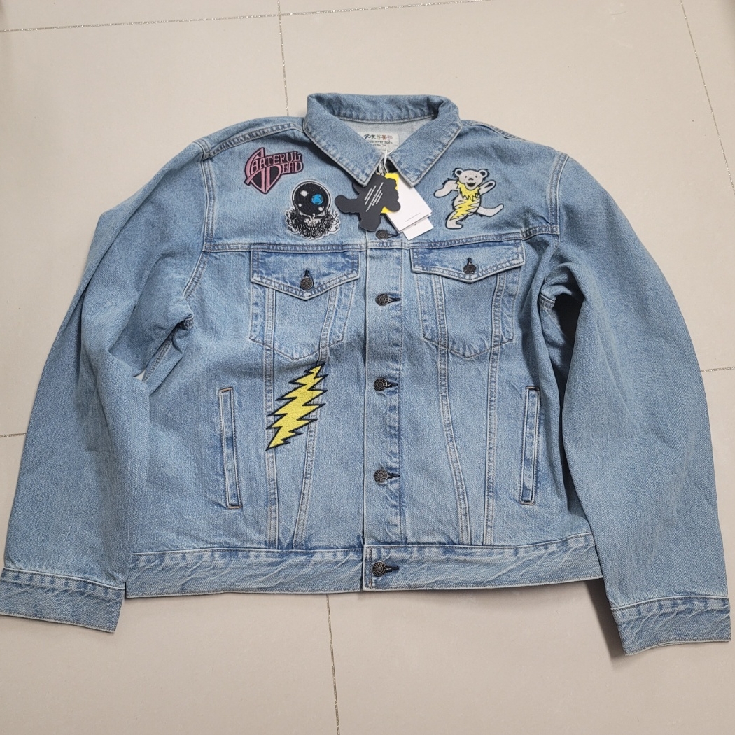 Thisisneverthat x Grateful Dead Lightning Trucker Jacket Washed Blue 착용 스타일 - 1