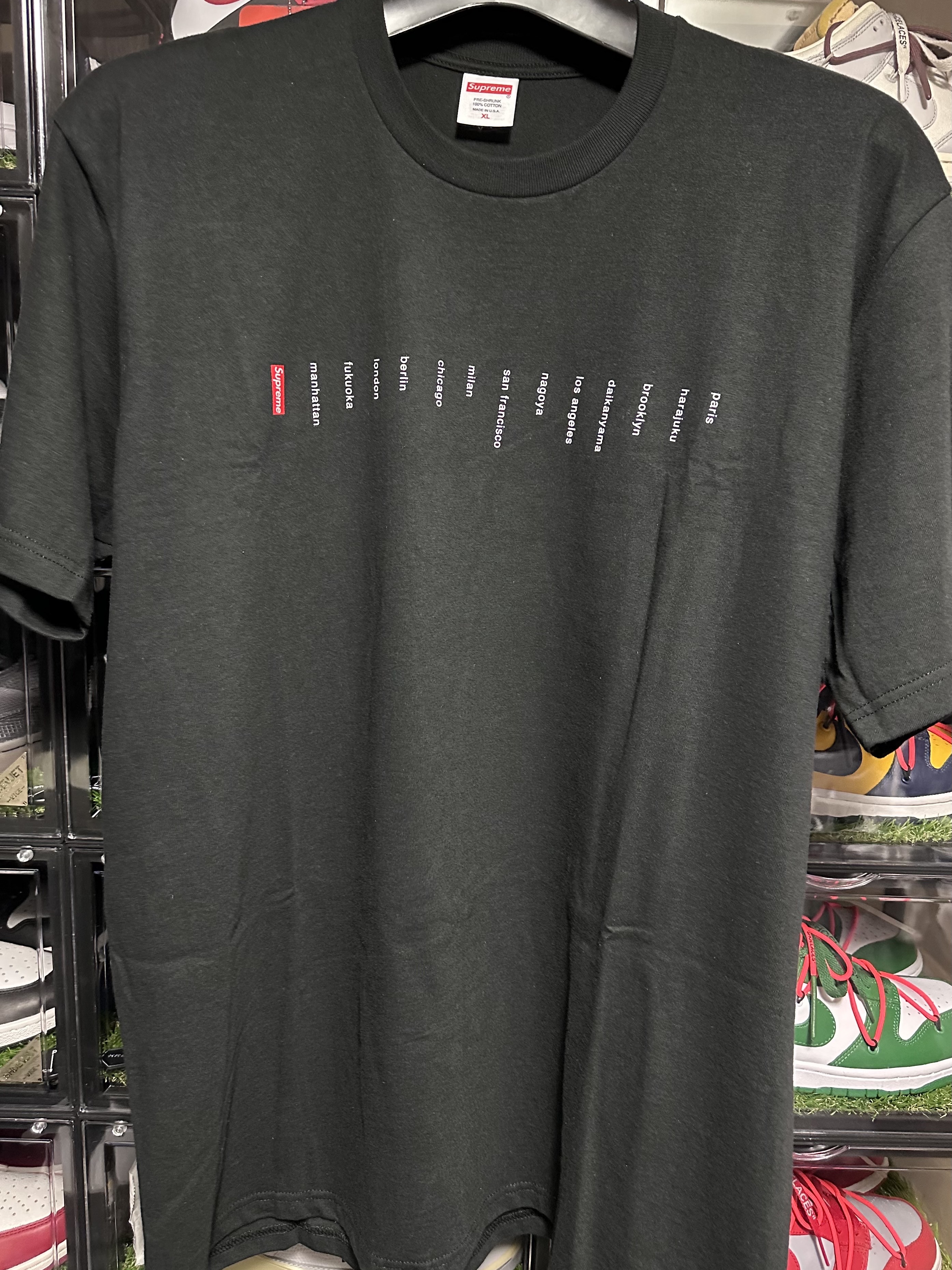 Supreme Location T-Shirt Black - 23SS 착용 스타일