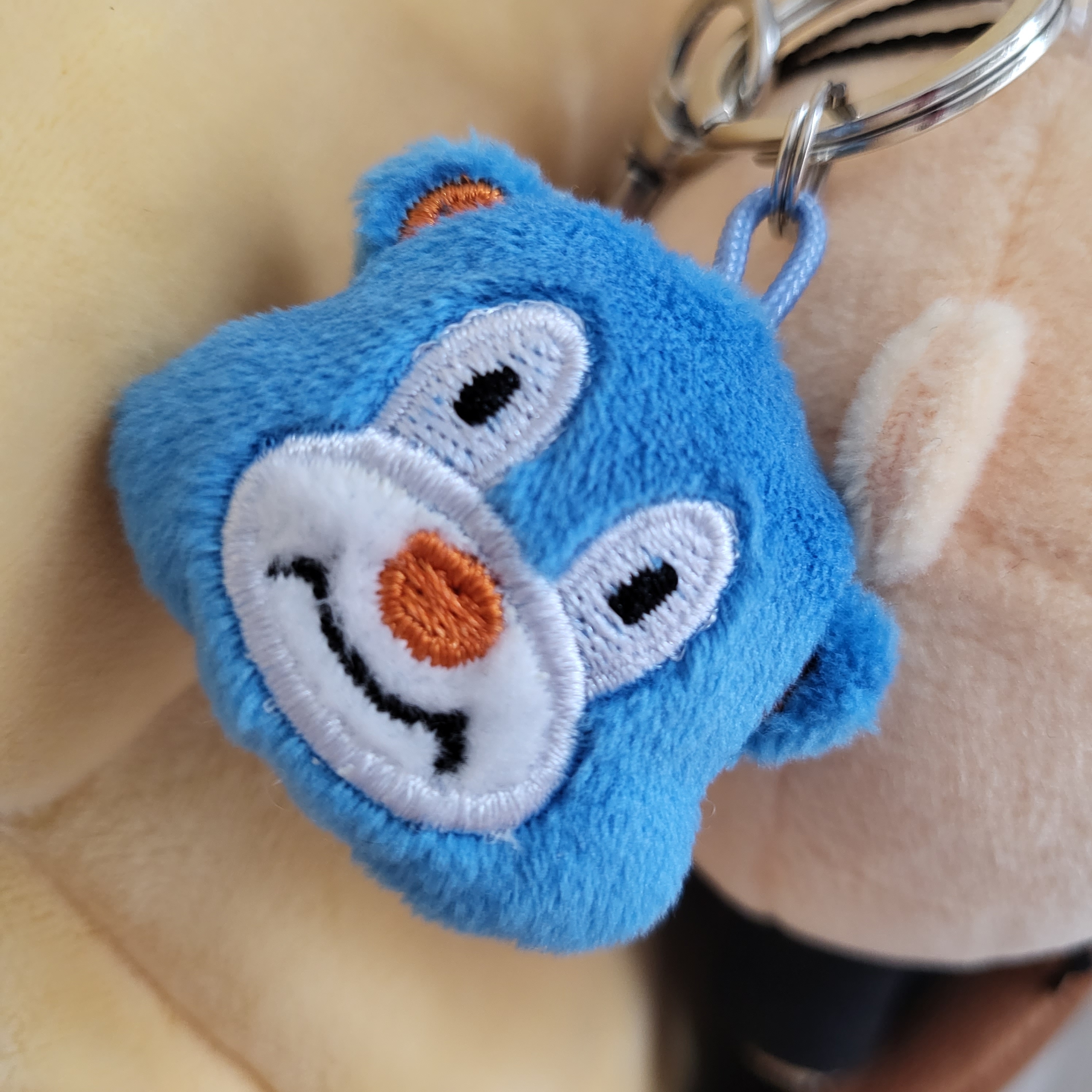 Kakao x LMC Choonsik Keyring Black 착용 스타일 - 2