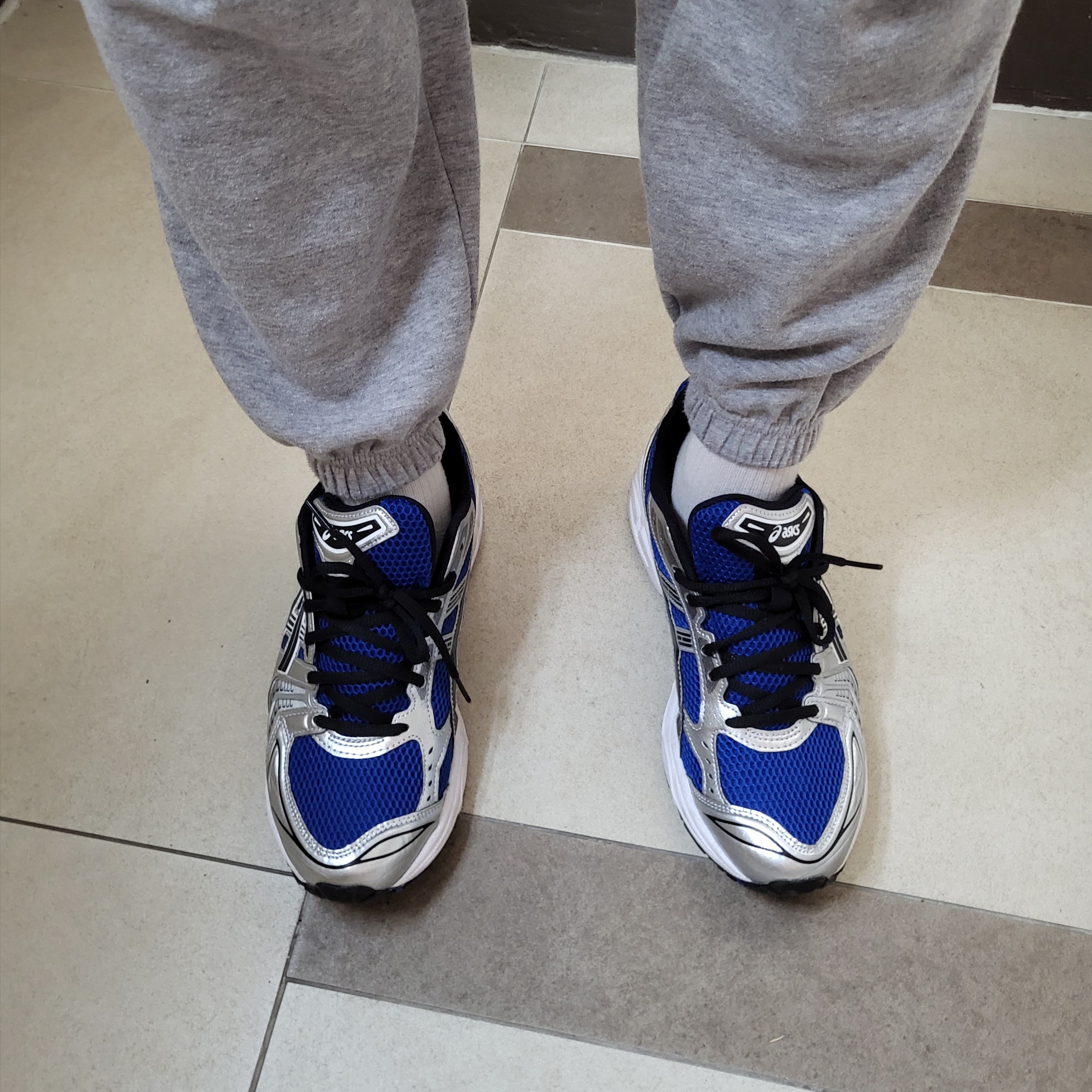 Asics Gel-Kayano 14 Monaco Blue Black 착용 스타일