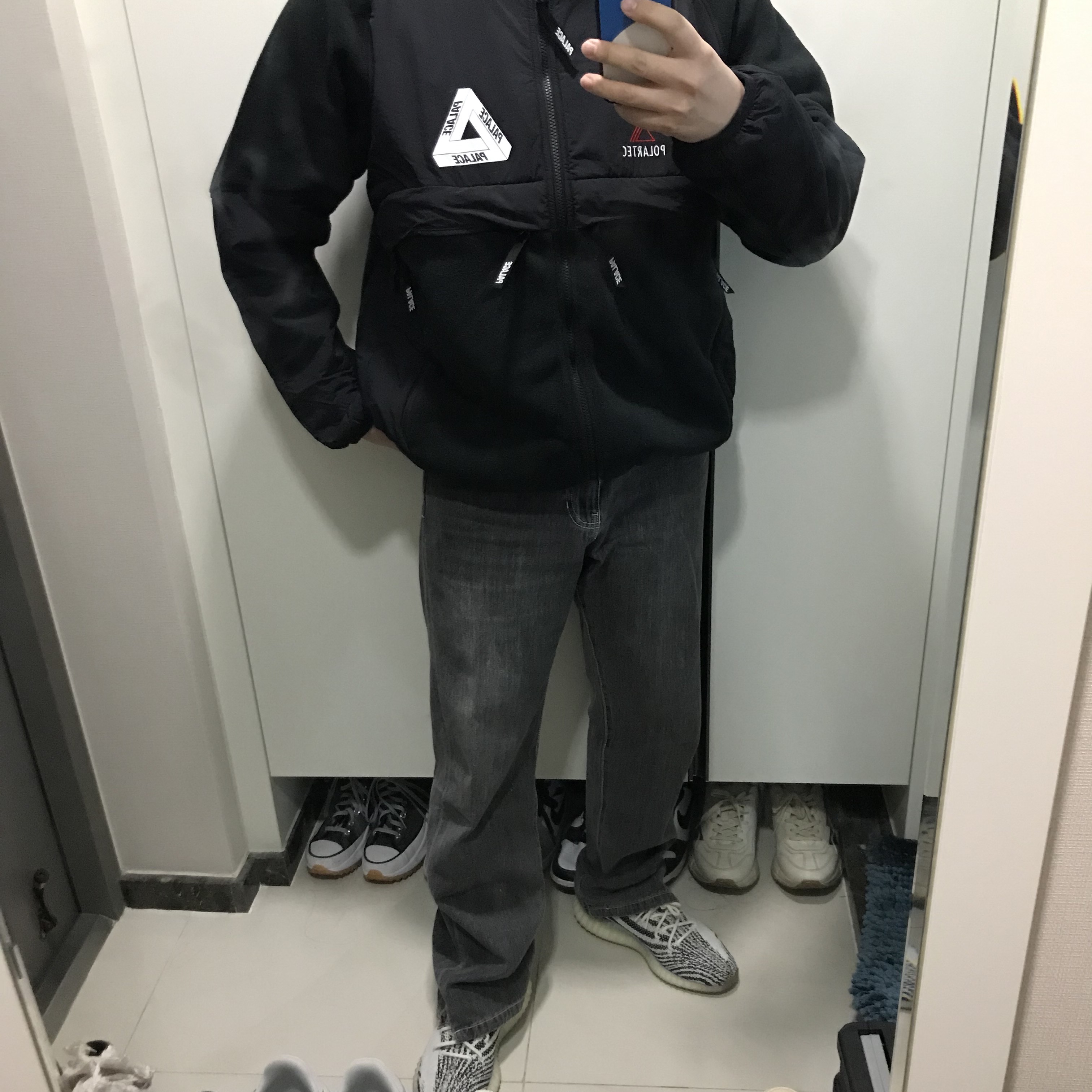 Palace Polartec Shell Jacket Black - 22FW, Adidas Yeezy Boost 350 V2 Zebra 2022/2023 착용 스타일
