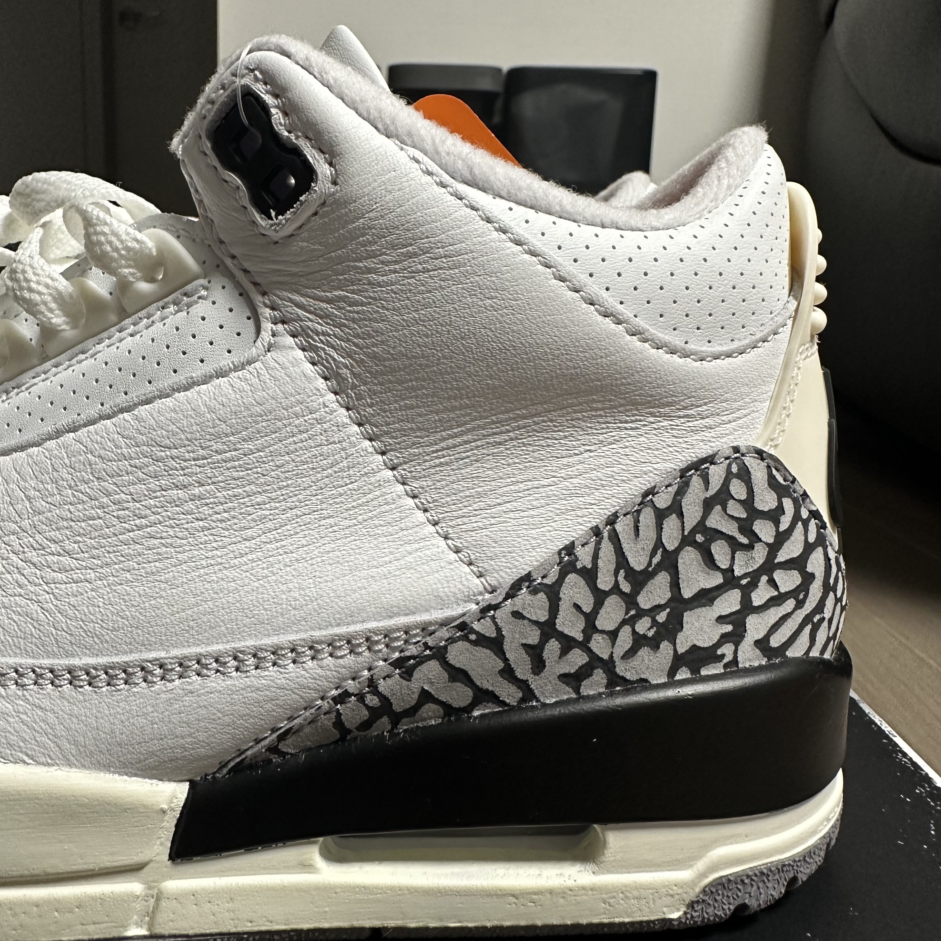Jordan 3 Retro White Cement Reimagined 착용 스타일 - 3