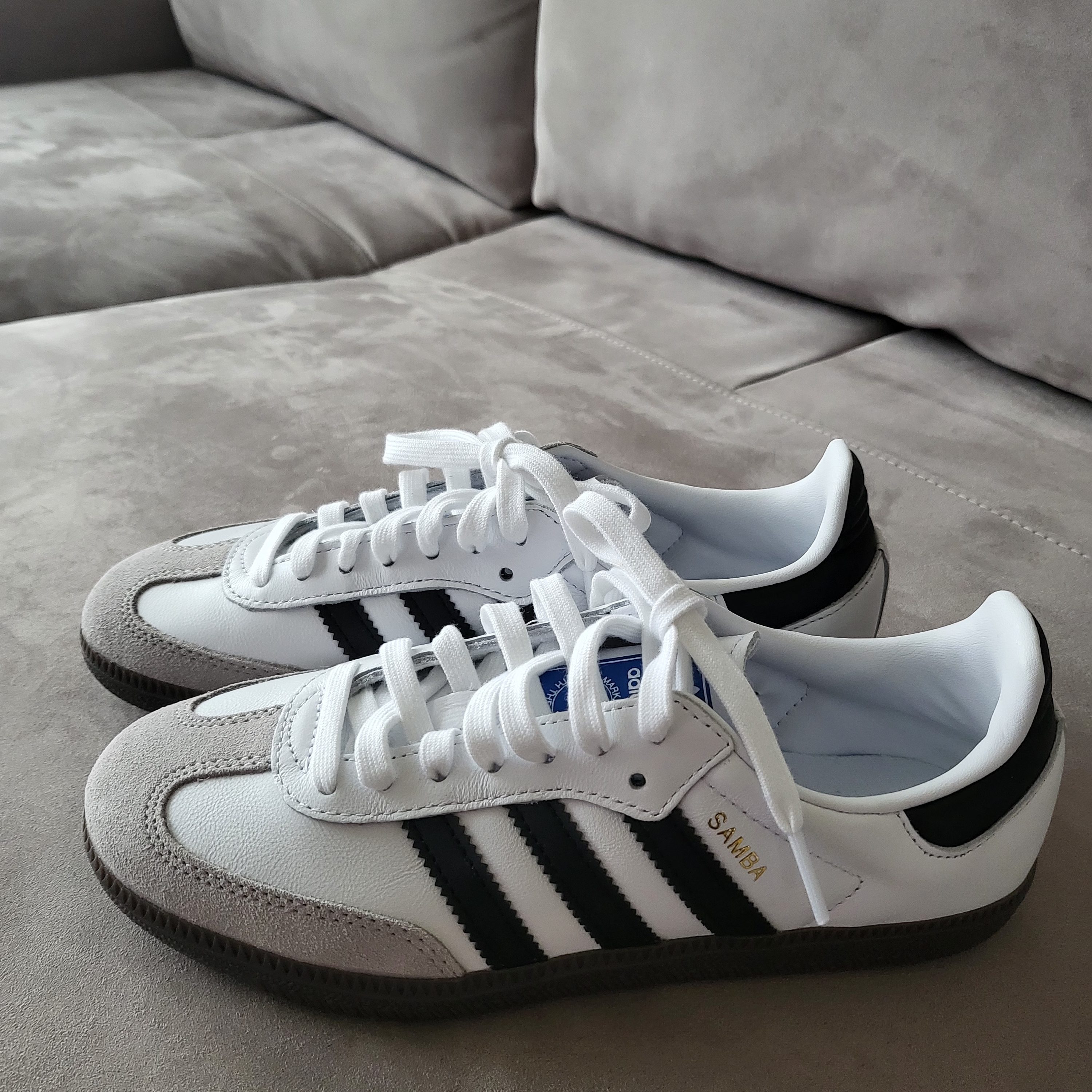 Adidas Samba OG Cloud White 착용 스타일 - 2