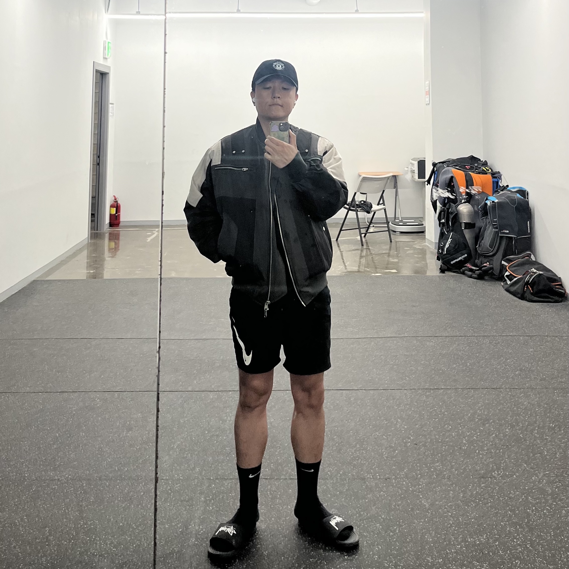 Undermycar Wani Kame Multi Block Pocket Turtle Bomber Driftwood - 22FW 착용 스타일