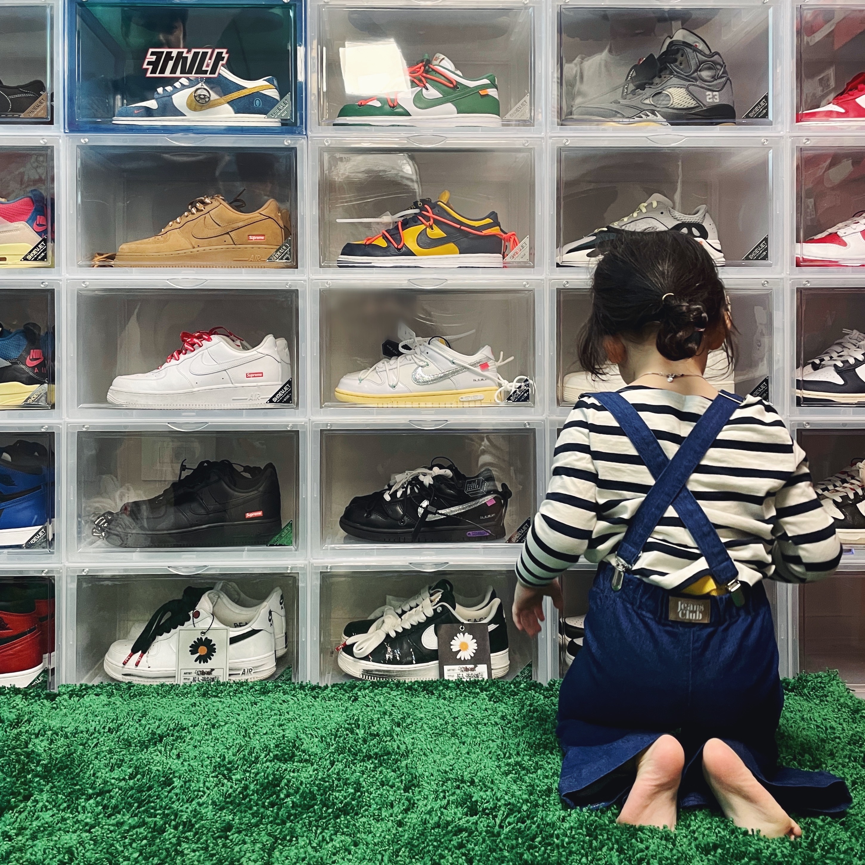 Nike x Kasina Dunk Low 80's Bus, Nike x Supreme Air Force 1 Low Flax 착용 스타일