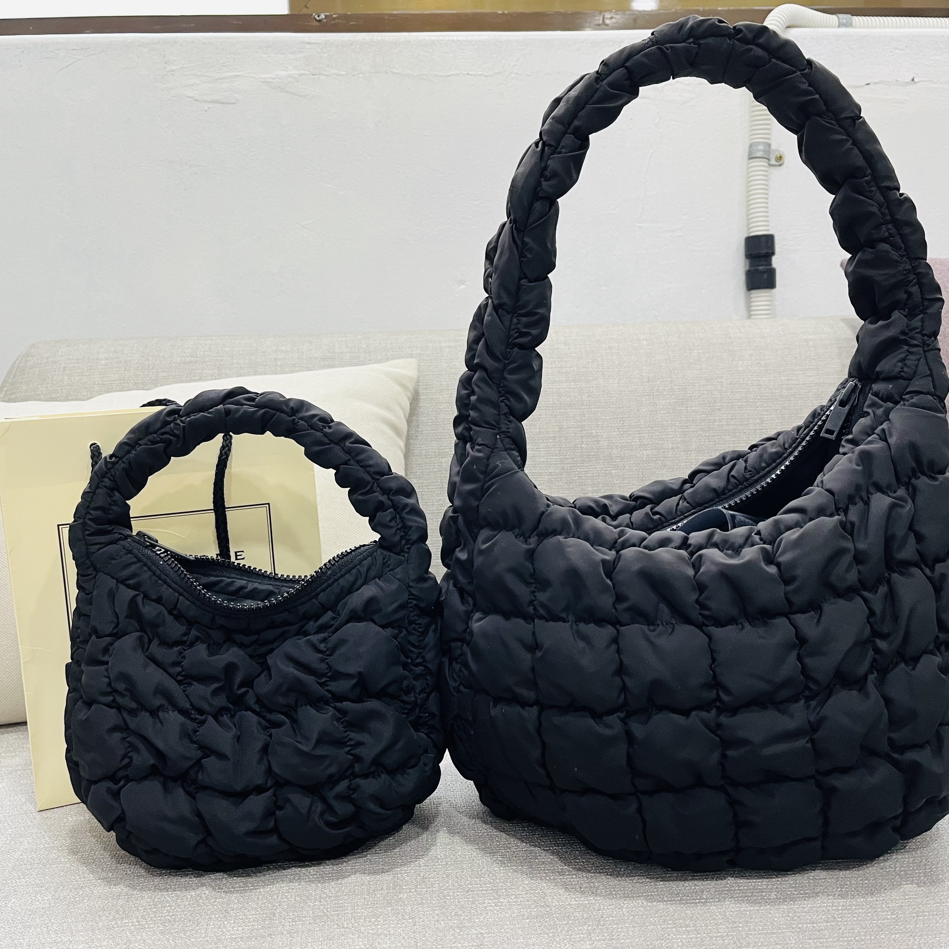 COS Quilted Micro Bag Black 착용 스타일