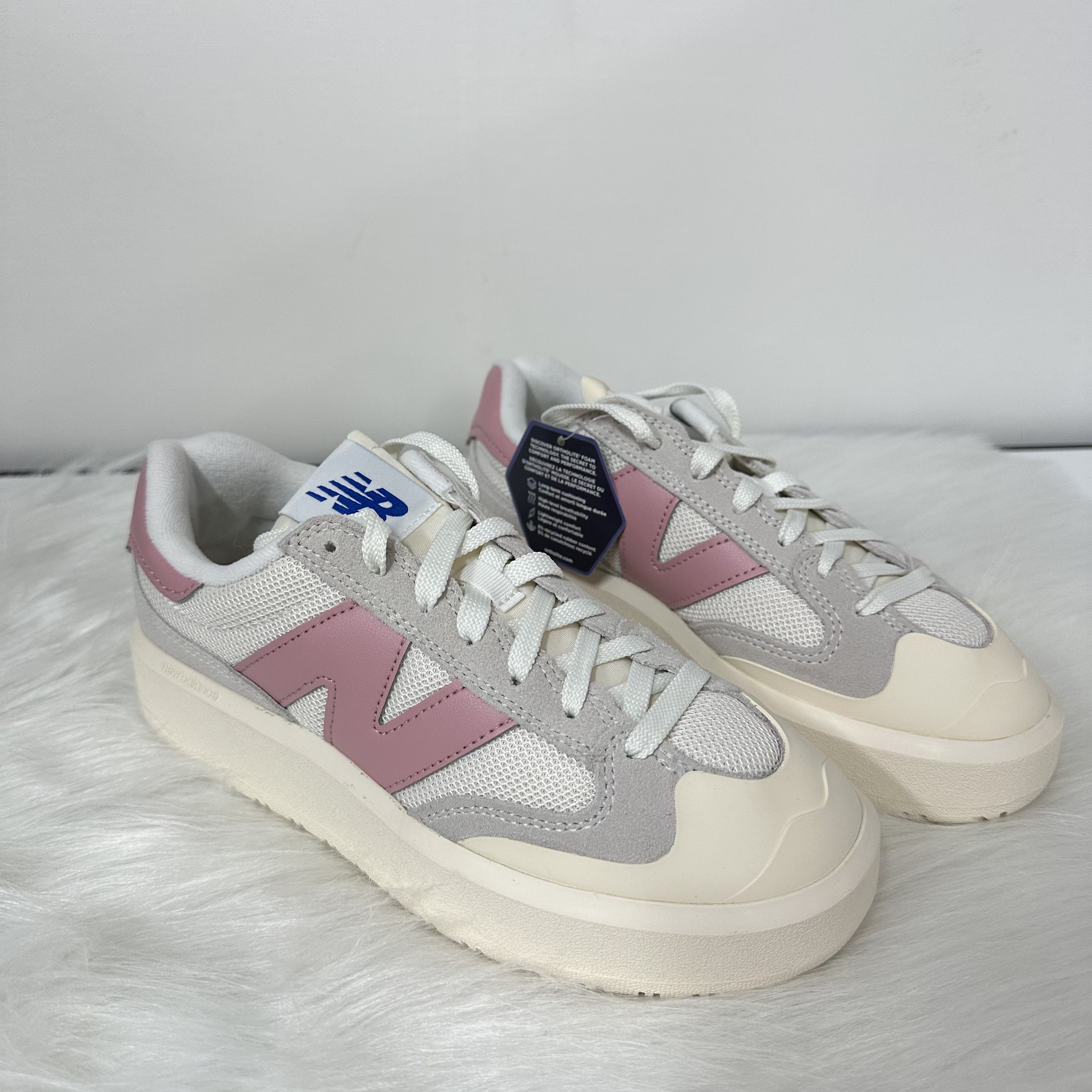 New Balance CT302 Sea Salt Hazy Rose, New Balance CT302 Gray 착용 스타일 - 1