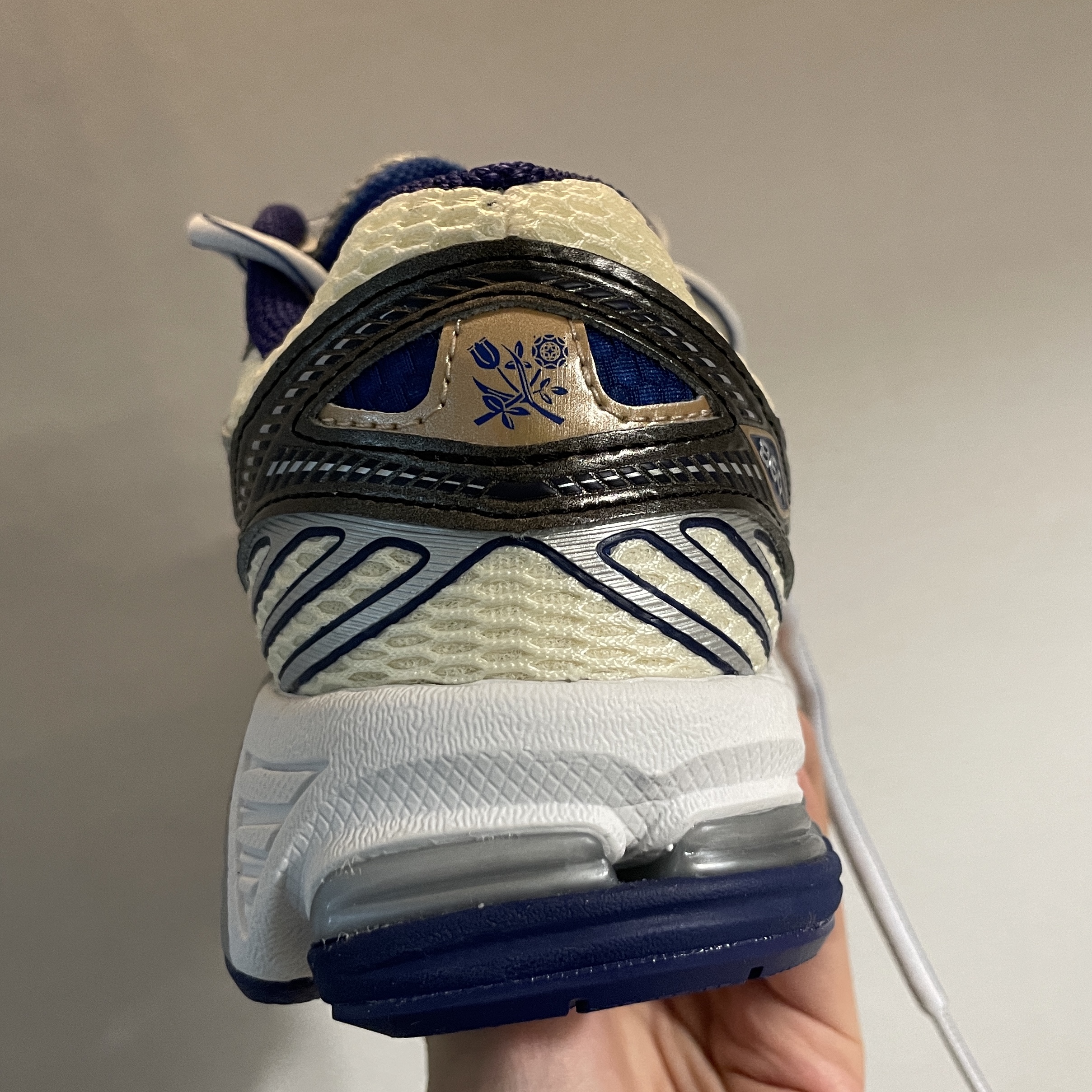 New Balance x Aime Leon Dore 860v2 Blue 착용 스타일 - 4