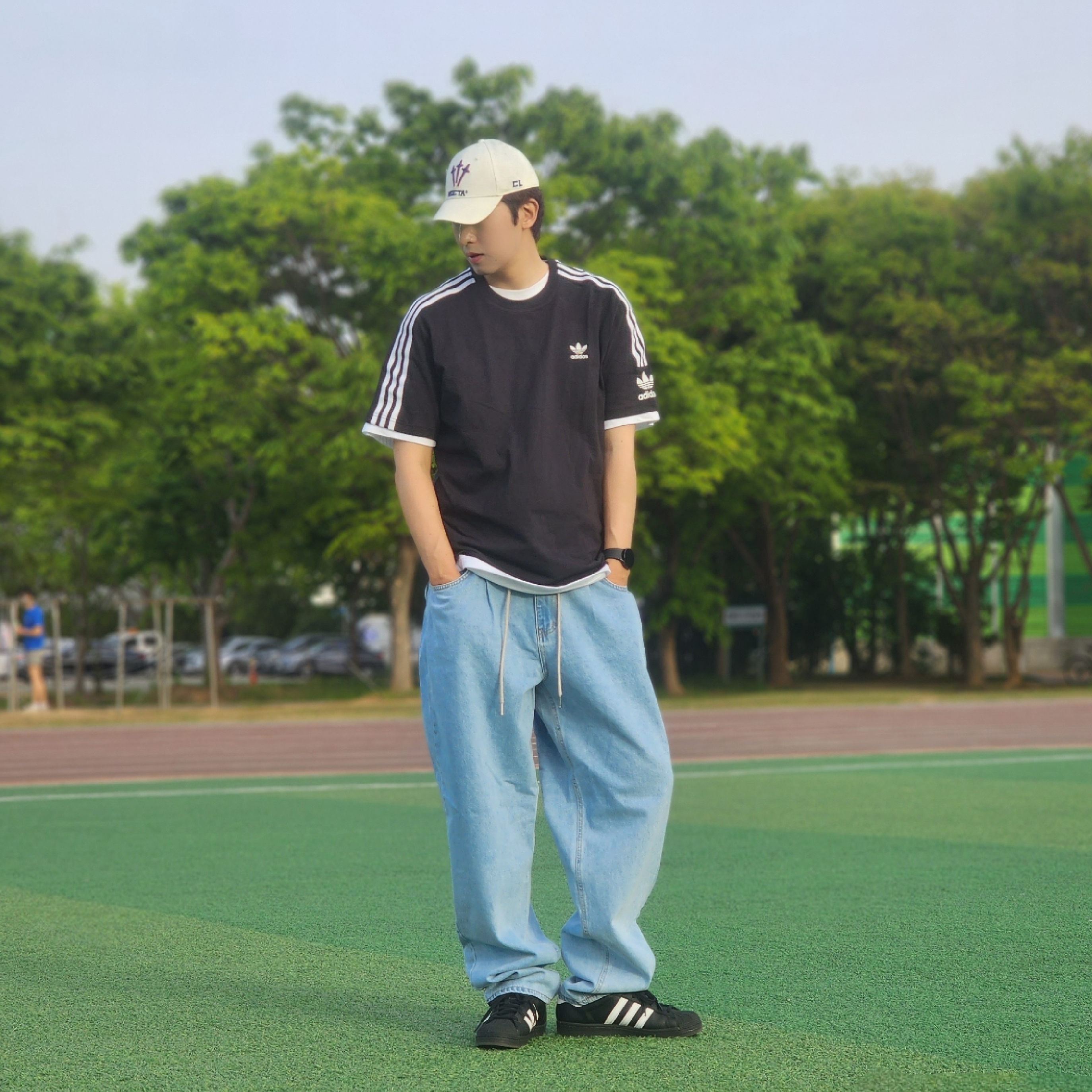 Adidas Superstar Core Black White, Nike x Drake Nocta NRG LU L91 Cap White 착용 스타일 - 4