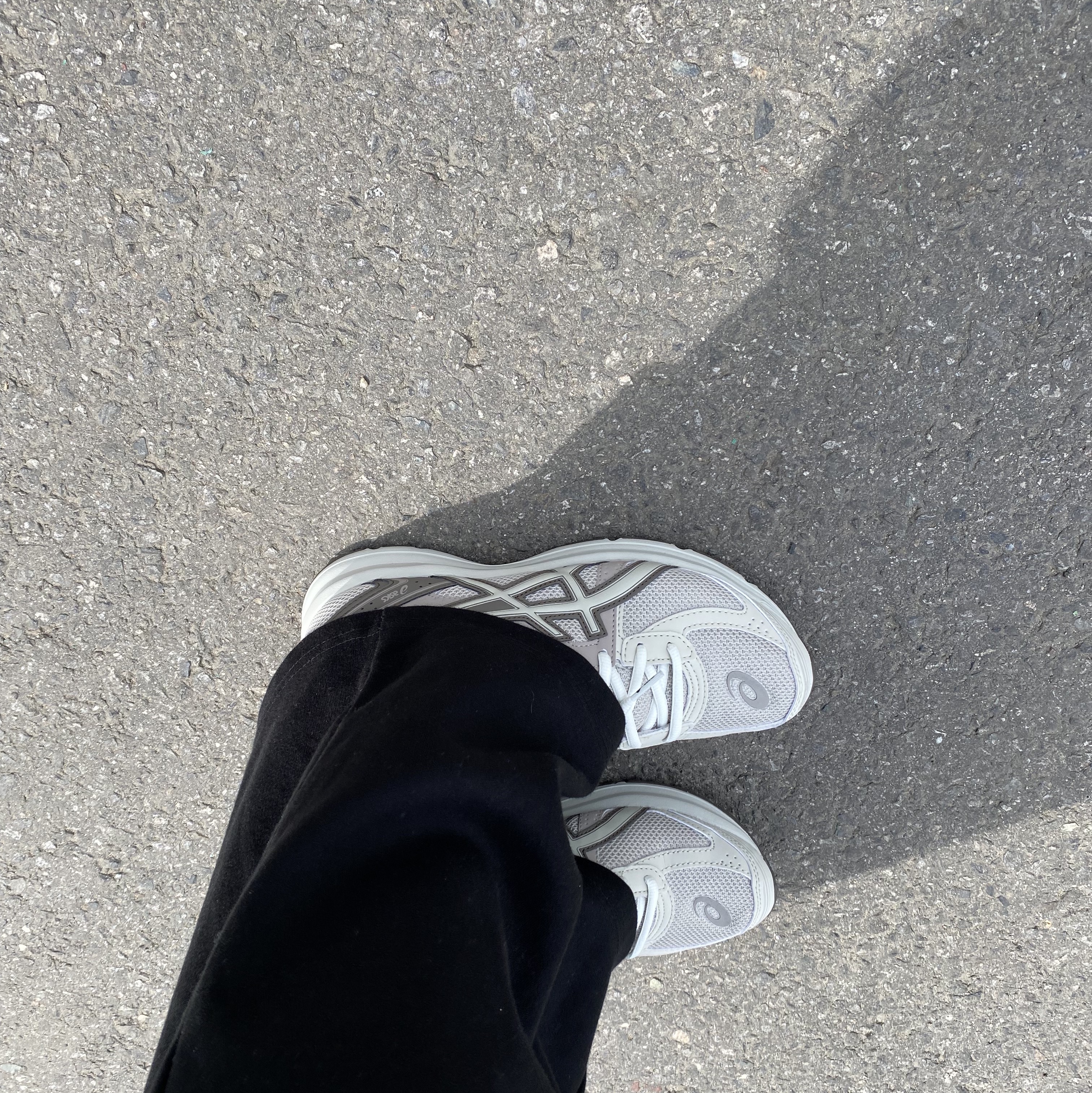Asics Jog 100 S Birch - 2E Wide 착용 스타일 - 2