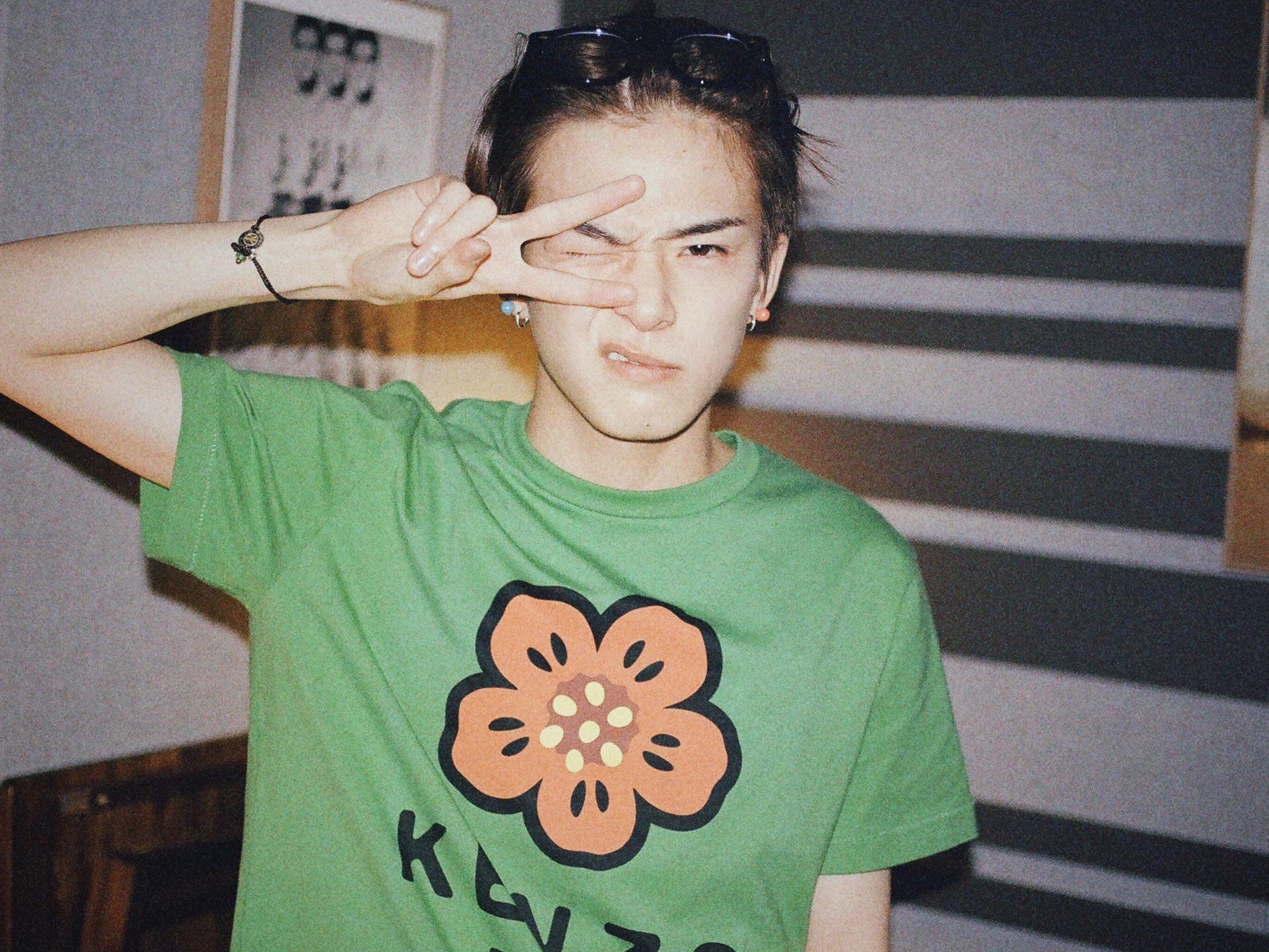 (W) Kenzo Boke Flower Loose T-Shirt Grass Green 착용 스타일