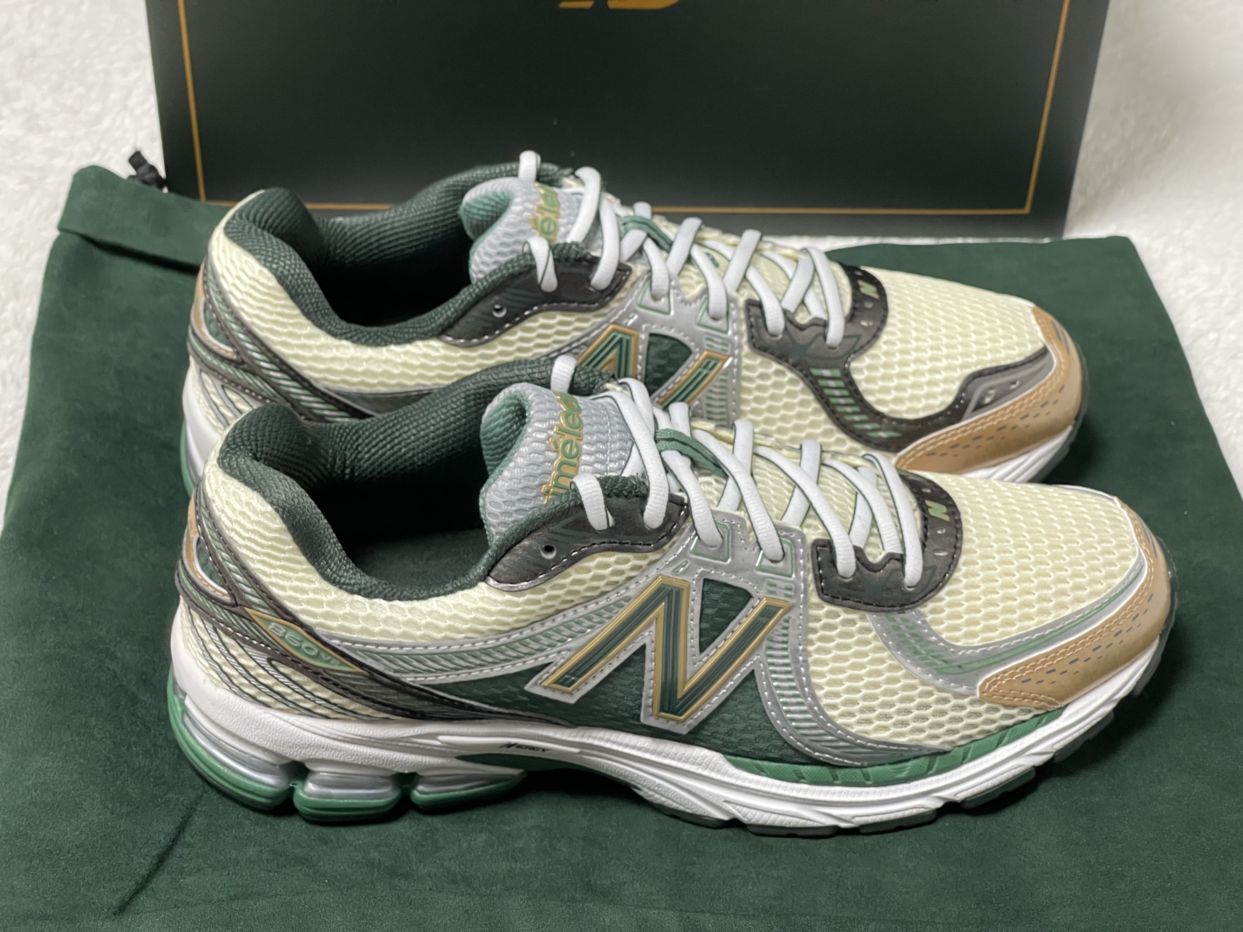 New Balance x Aime Leon Dore 860v2 Green 착용 스타일 - 2