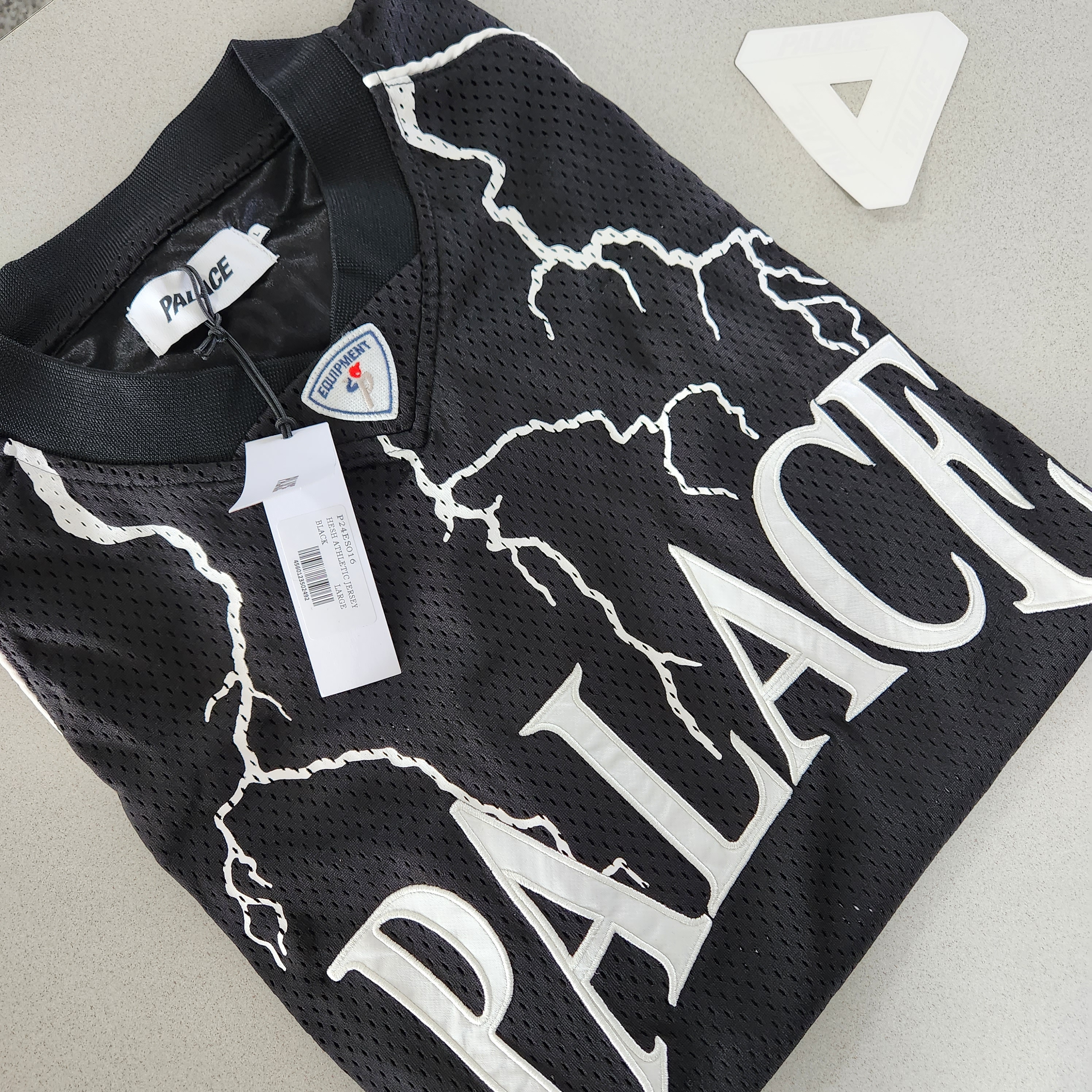 Palace Hesh Athletic Jersey Black - 23SS 착용 스타일 - 1