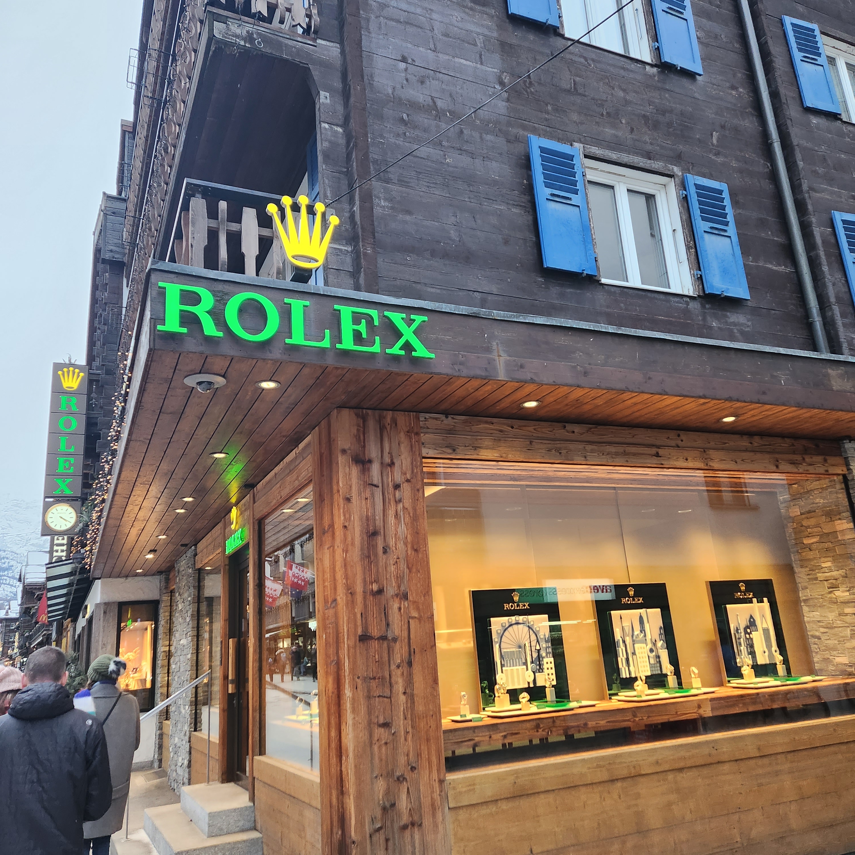 Rolex Datejust 41mm 126331 Chocolate Diamond-Set Oyster 착용 스타일 - 1