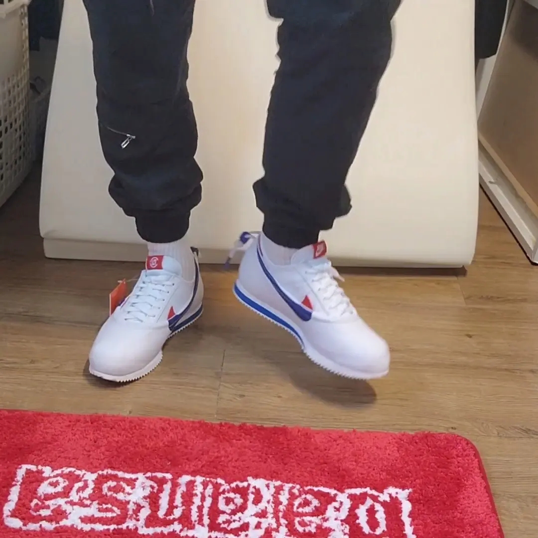 Nike x Clot Cortez SP White and Game Royal 착용 스타일 - 3