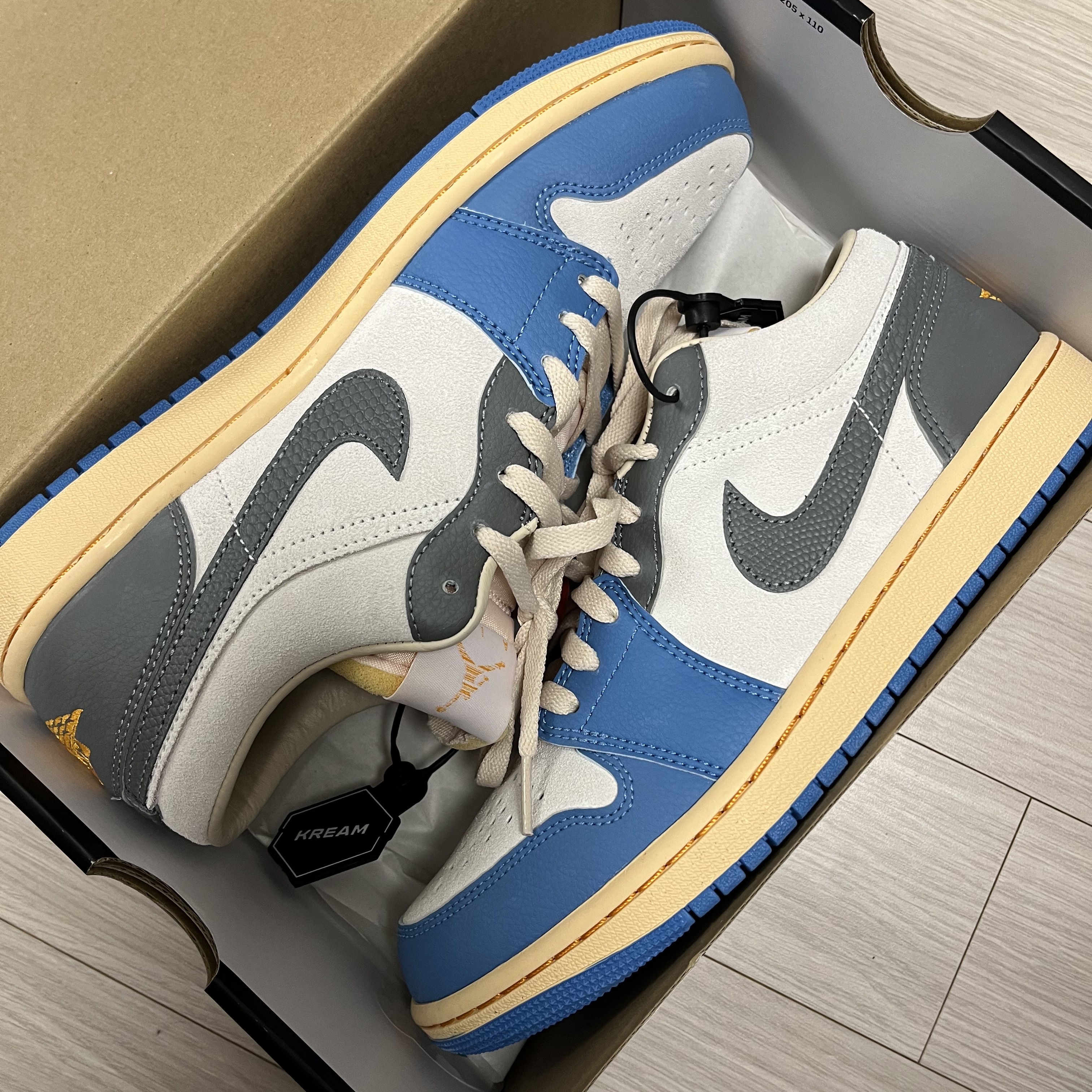 Jordan 1 Low SE Tokyo 96 착용 스타일 - 2
