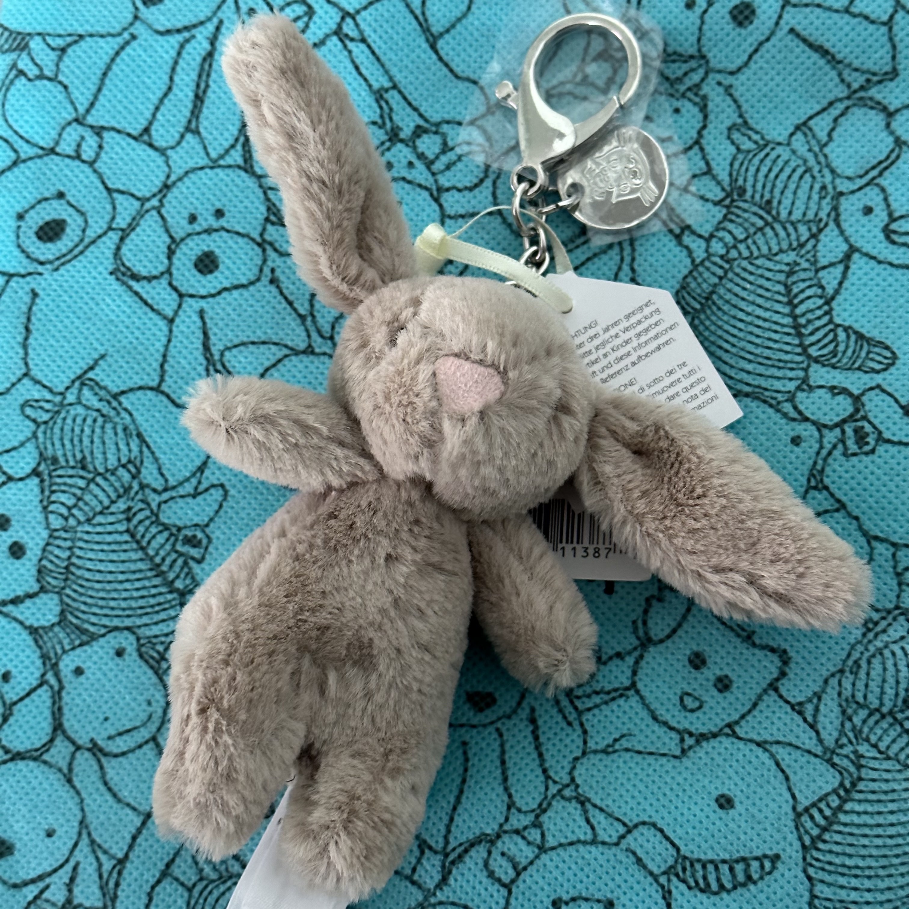 Jellycat Bashful Bunny Bag Charm Beige 착용 스타일