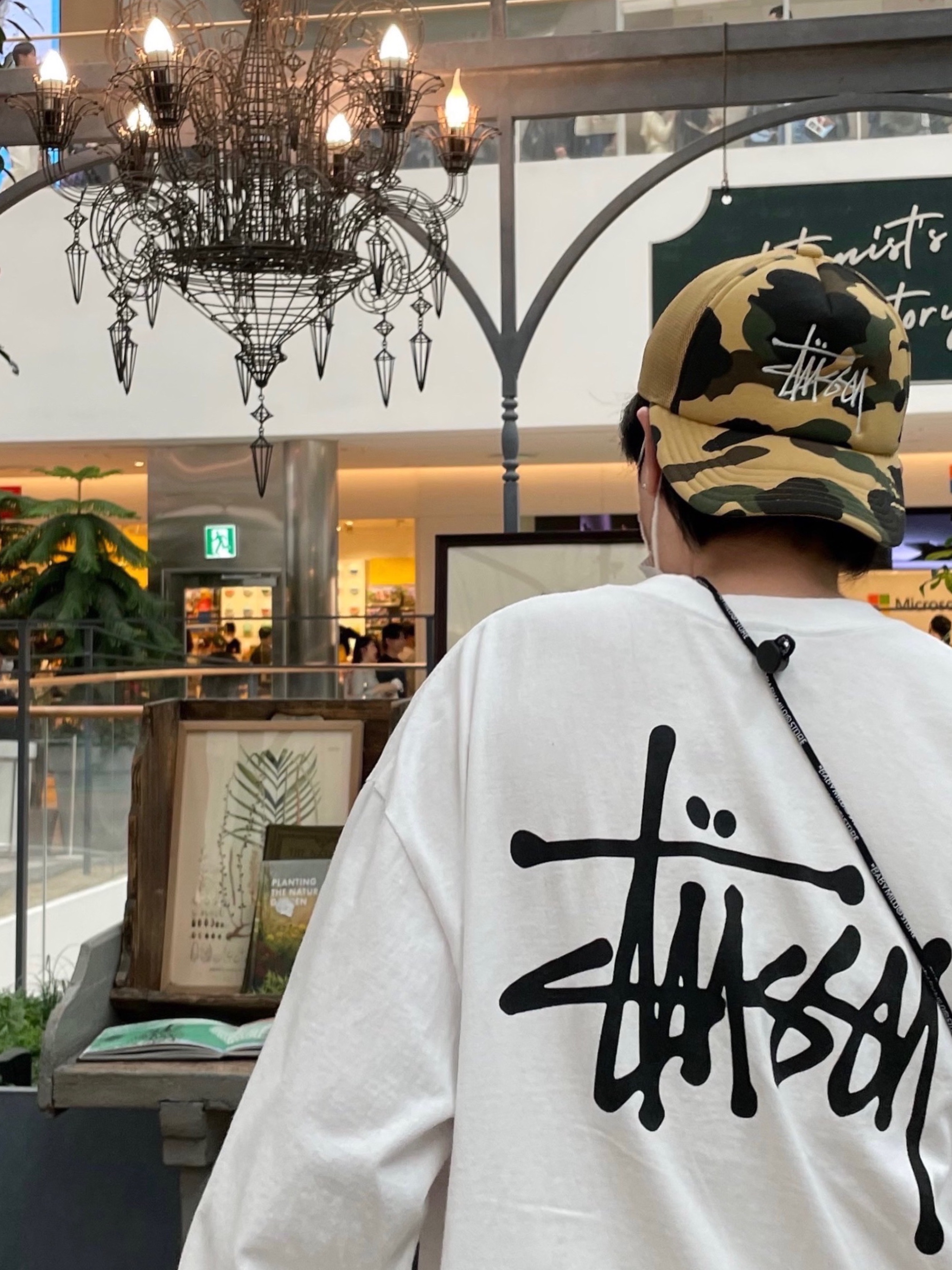 Stussy x BAPE Trucker Cap Yellow, Stussy Basic Stussy LS T-Shirt White 2022 착용 스타일 - 3