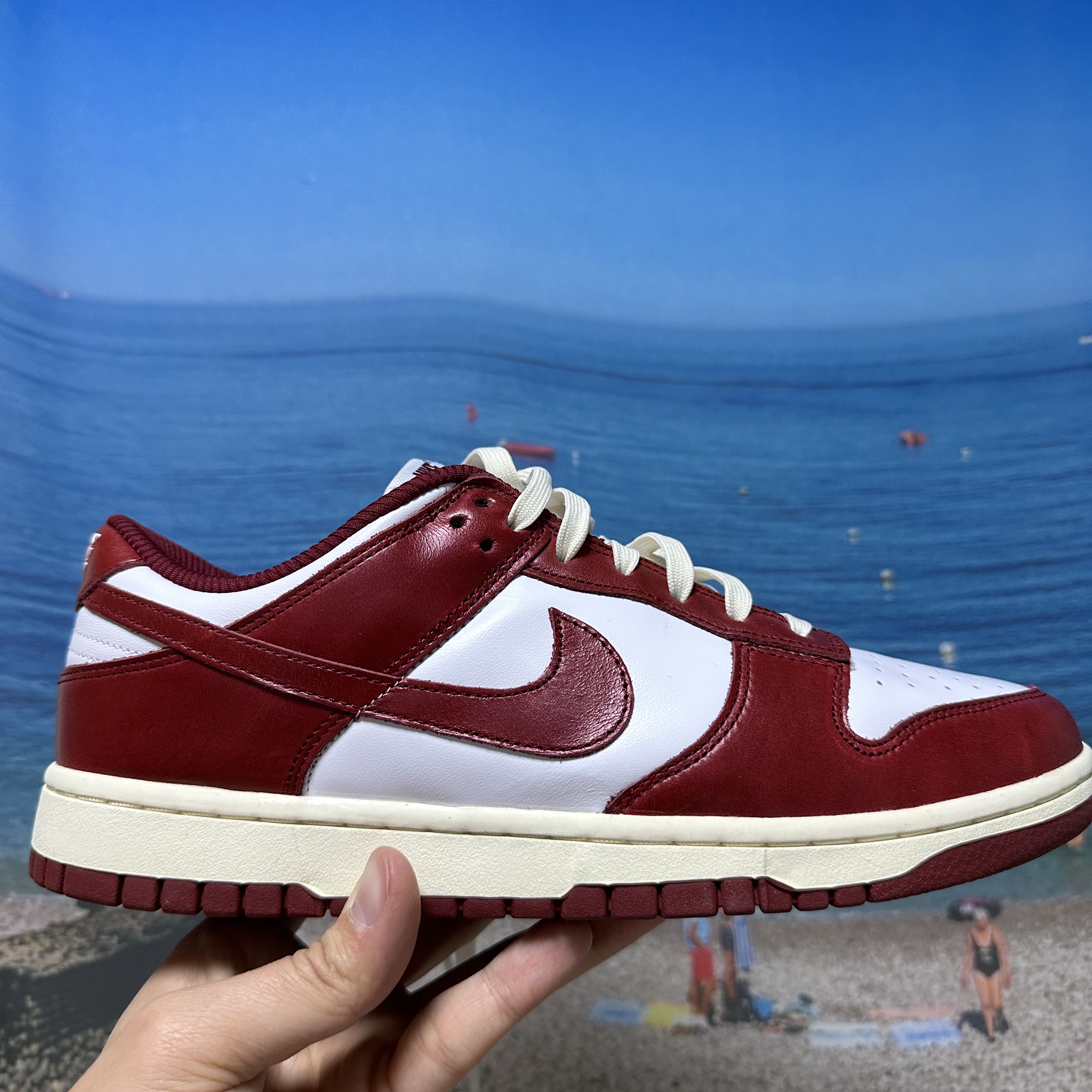 (W) Nike Dunk Low Retro PRM Team Red and White 착용 스타일