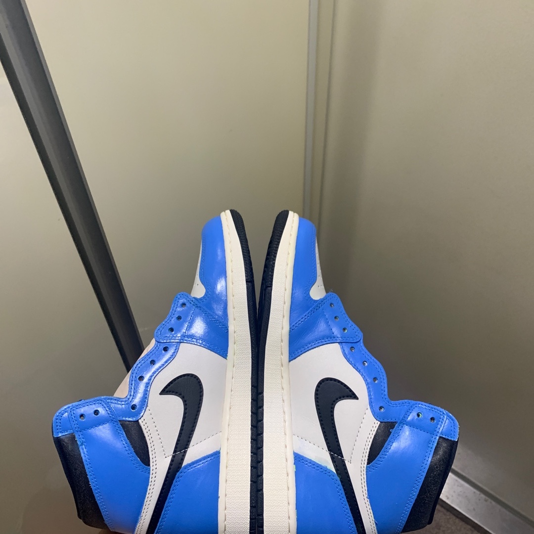 Jordan 1 Retro High OG Volt 착용 스타일