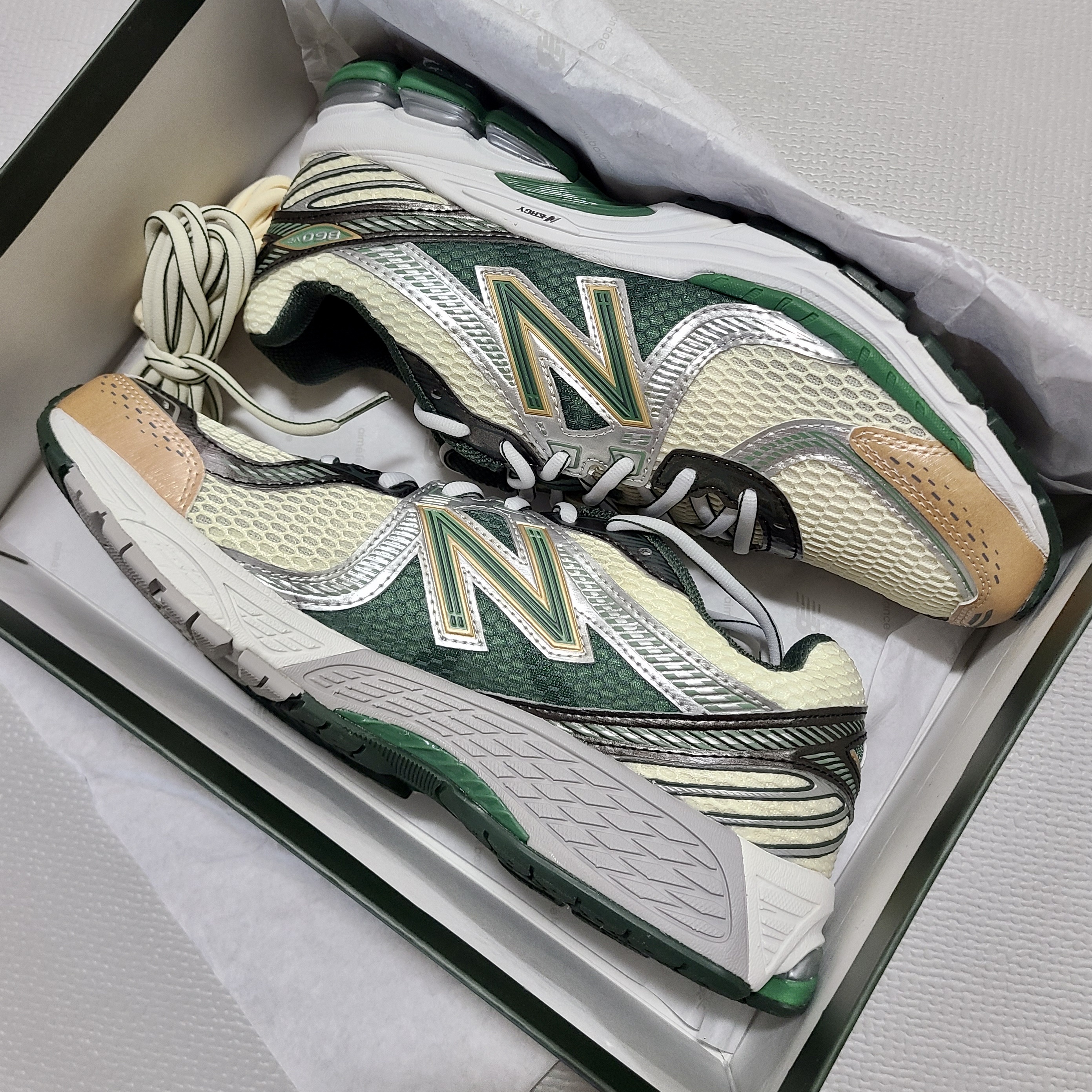 New Balance x Aime Leon Dore 860v2 Green 착용 스타일