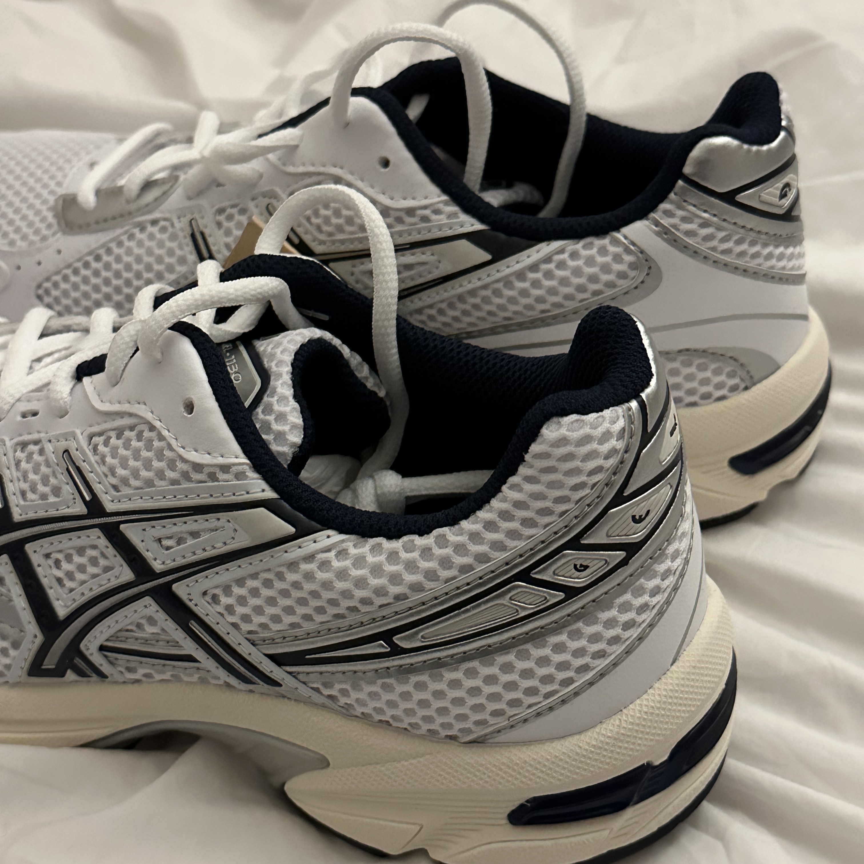 (W) Asics Gel-1130 White Midnight 착용 스타일