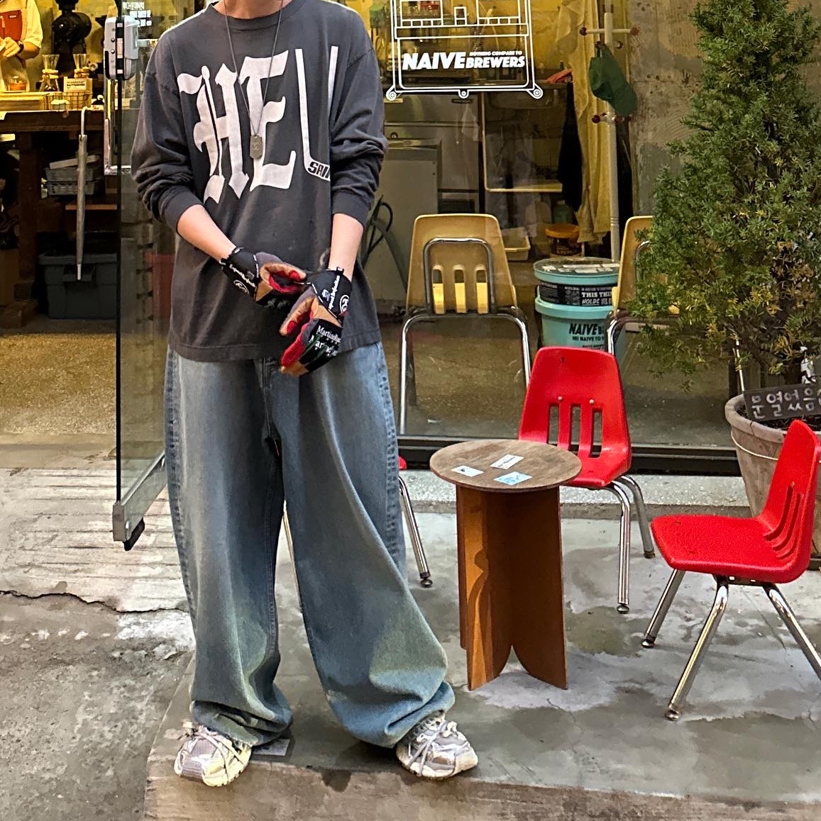 Stussy x Martine Rose Driving Gloves 착용 스타일 - 3