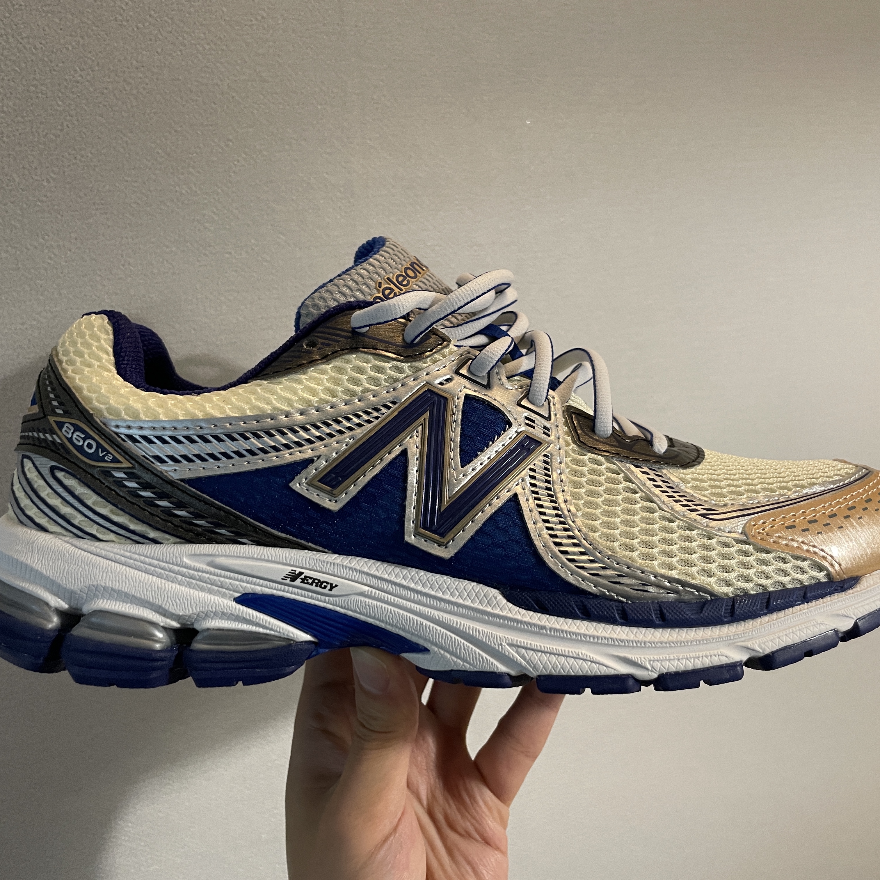New Balance x Aime Leon Dore 860v2 Blue 착용 스타일 - 1