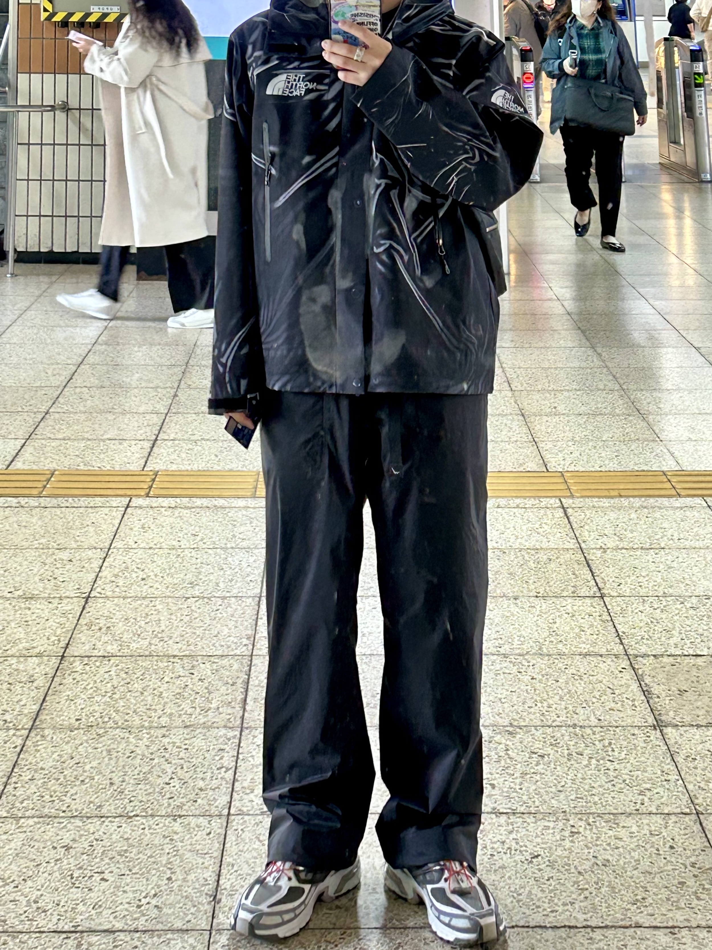 Supreme x The North Face Trompe L’oeil Printed Taped Seam Shell Jacket Black - 23SS, Salomon ACS Pro Beluga Vintage Khaki 착용 스타일
