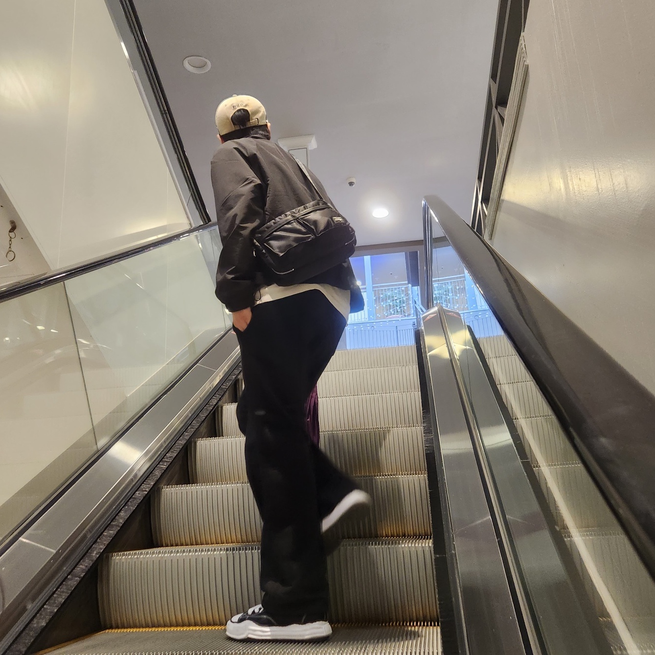 Maison Mihara Yasuhiro Peterson OG Sole Canvas Low Sneakers Black, Porter Tanker Shoulder Bag S Black 착용 스타일