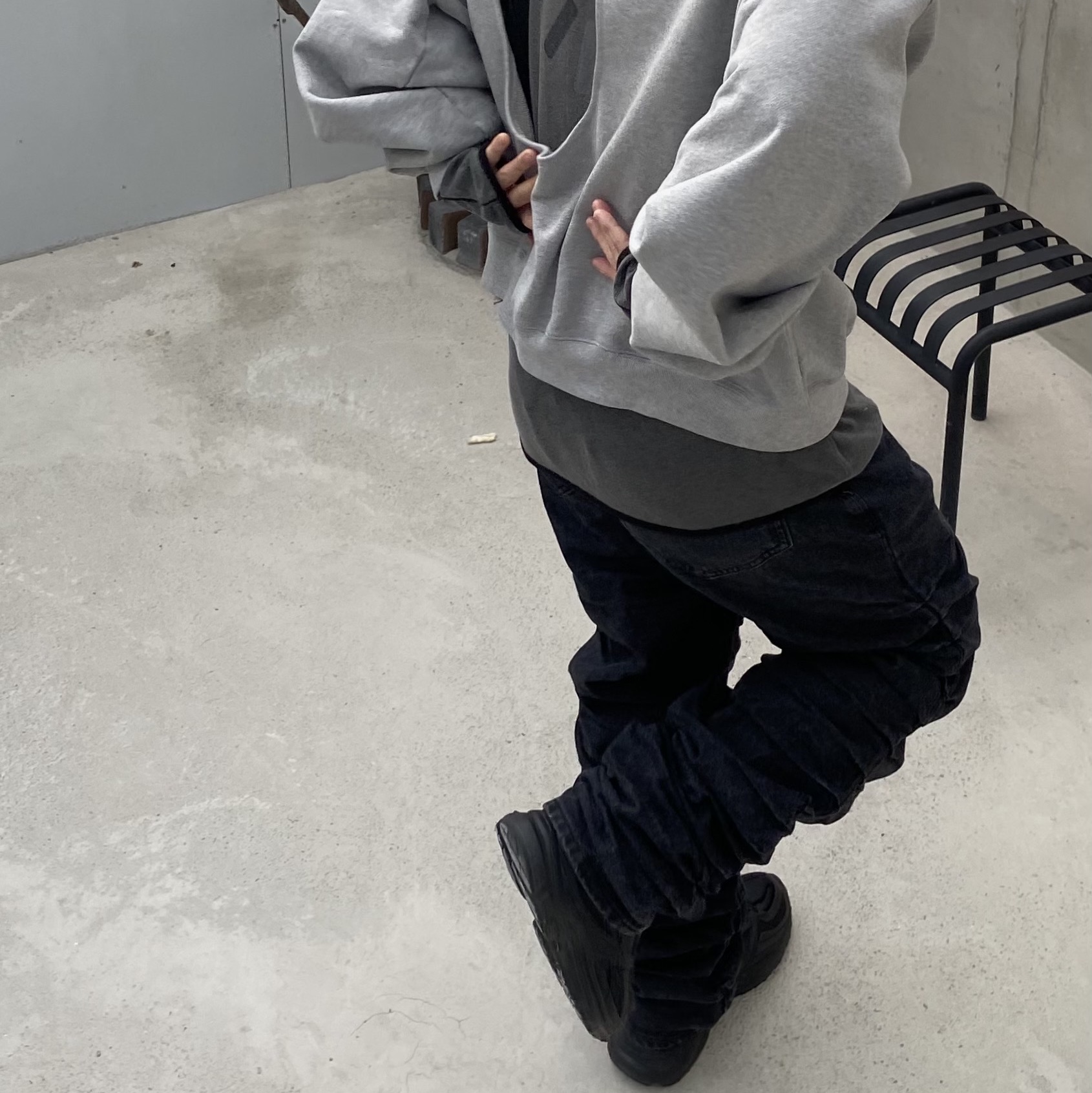 Reebok x Kanghyuk Premier Road Modern Mid Black, Yeezy Gap Engineered By Balenciaga Flame Cap Black 착용 스타일 - 3