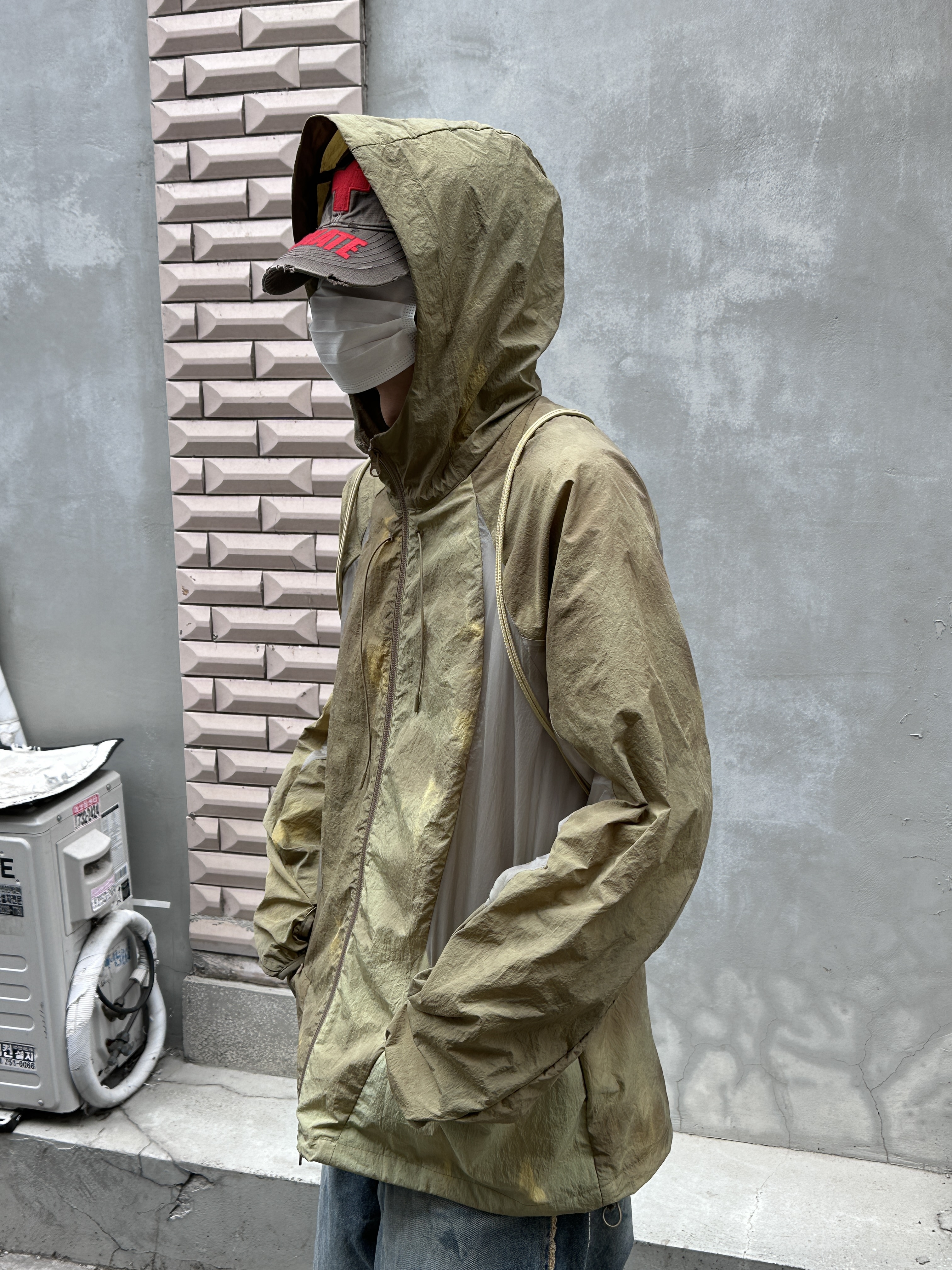 Balenciaga 3XL Sneakers Worn Out Grey White Blue, Project G/R Red Cross Donate Cap Washed Brown 착용 스타일 - 2