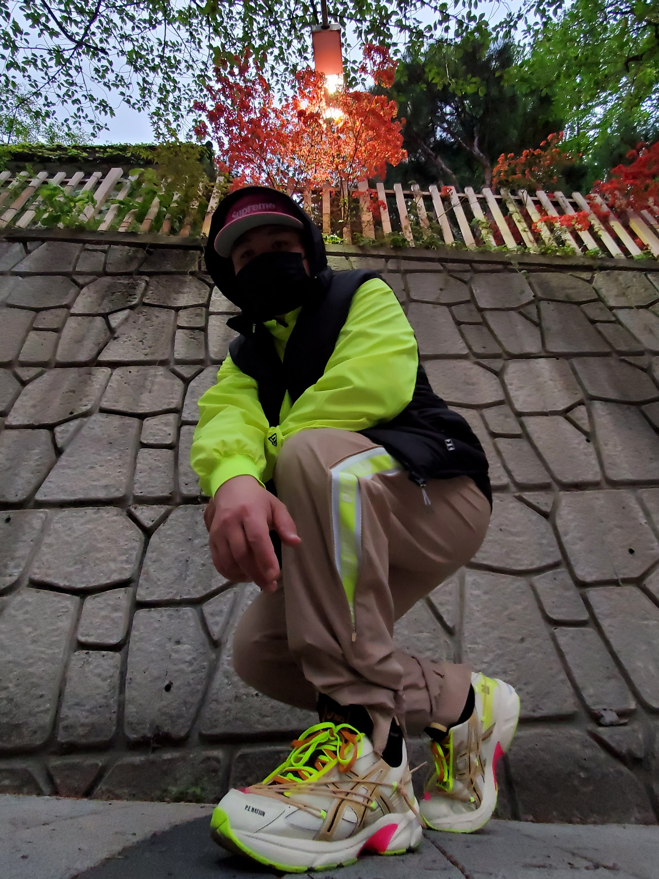 Supreme Box Logo Mesh Back New Era Pink - 22SS, Asics x P.E Nation Gel-1130 Cream Paper Bag 착용 스타일 - 4