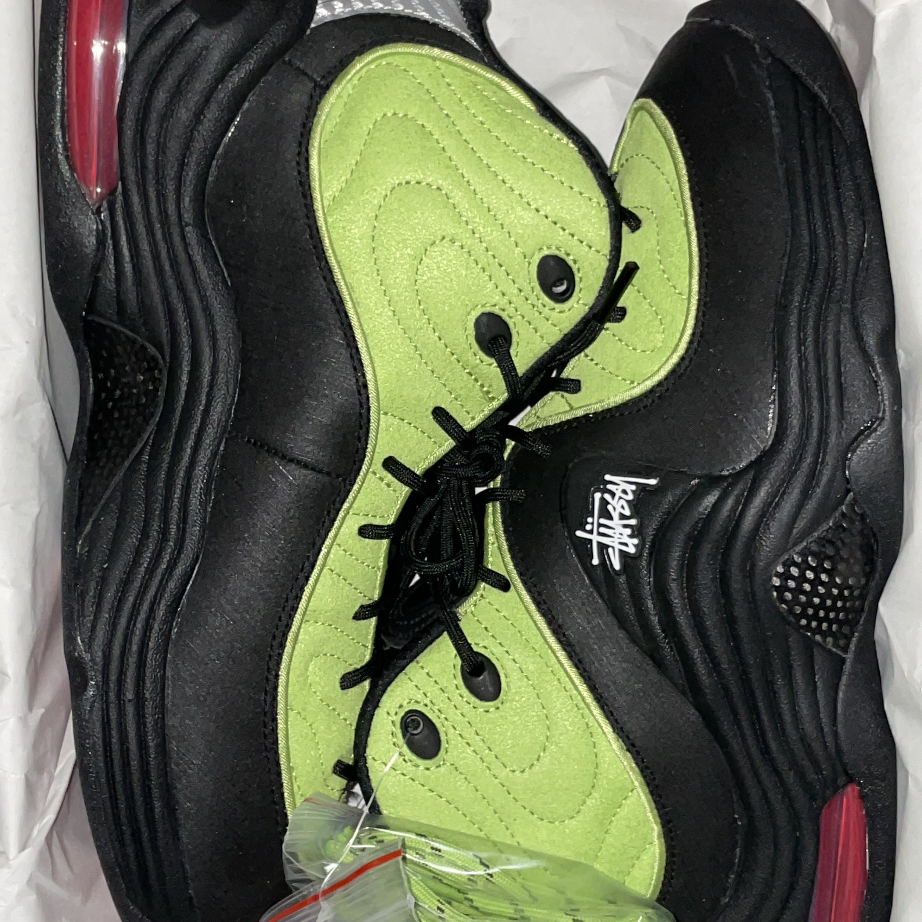 Nike x Stussy Air Penny II Vivid Green and Black 착용 스타일