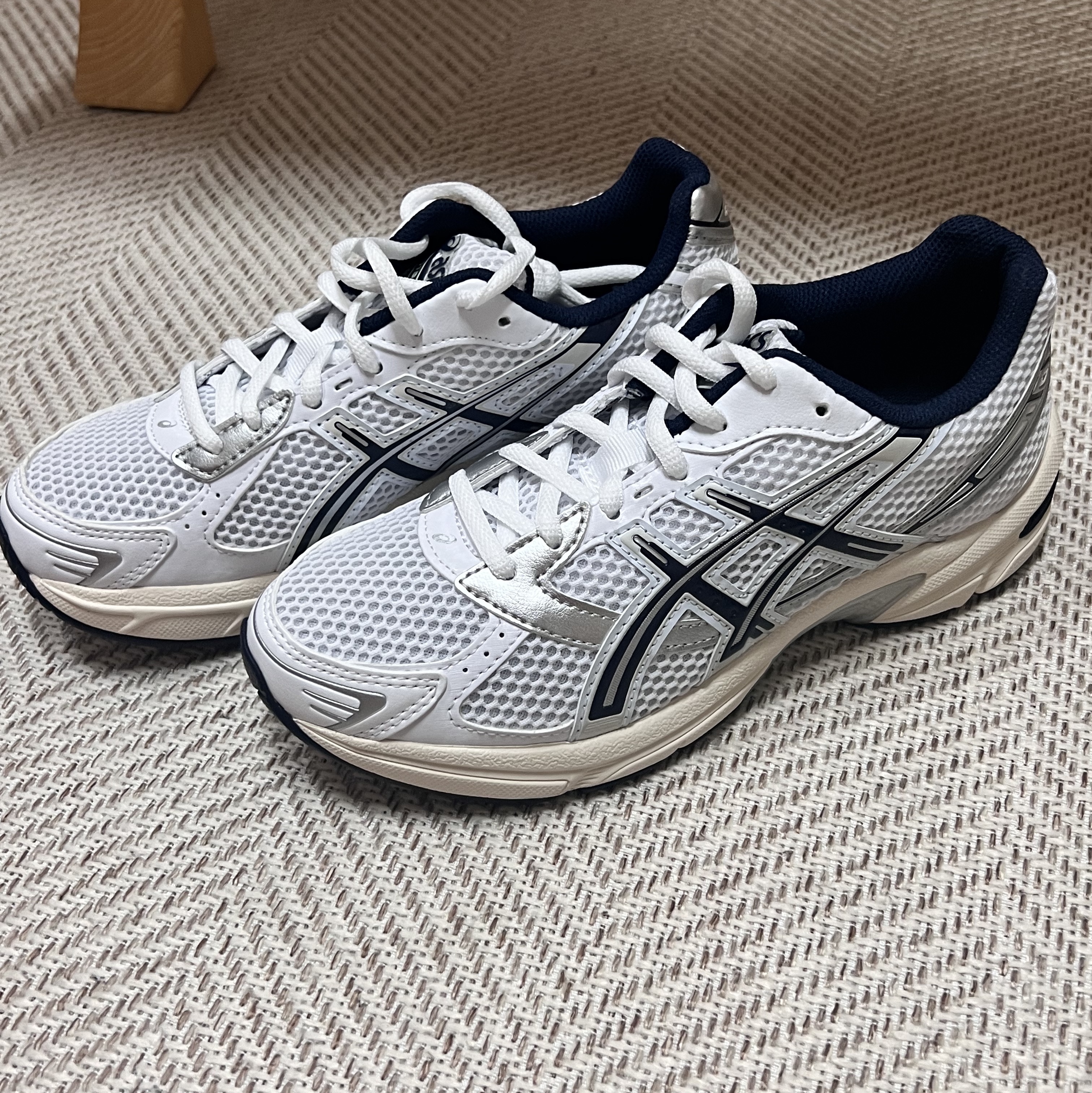 (W) Asics Gel-1130 White Midnight 착용 스타일