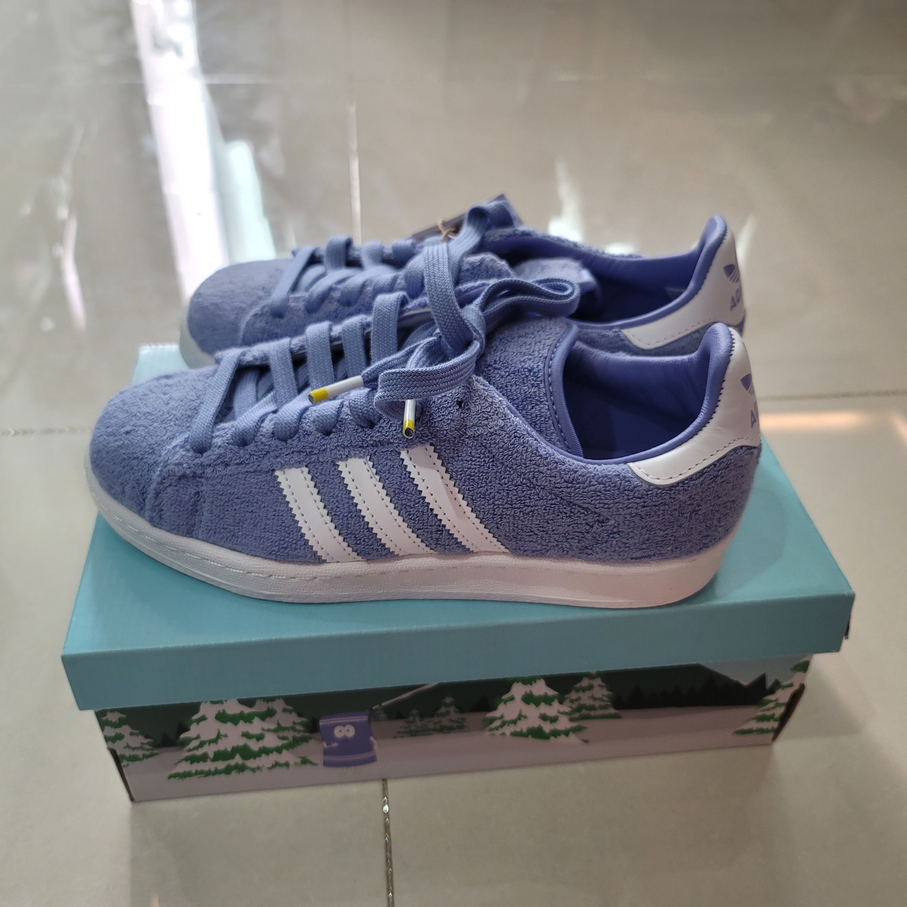 Adidas x South Park Campus 80s Towelie 착용 스타일 - 2