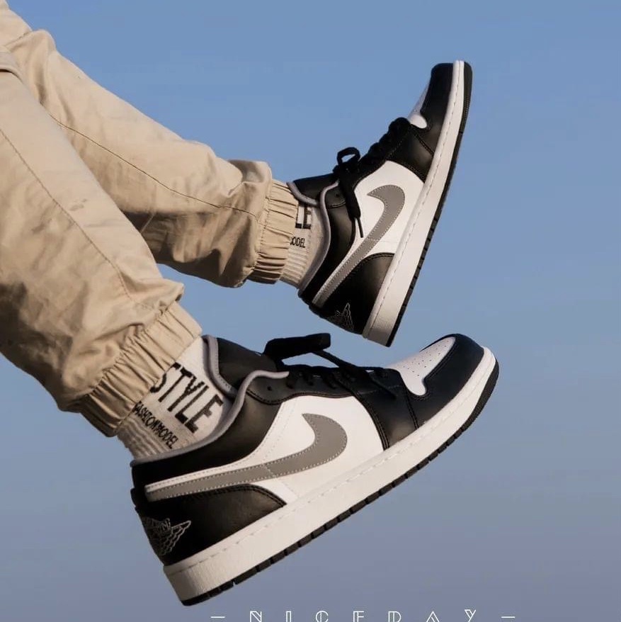 Jordan 1 Low Black Particle Grey 착용 스타일 - 1