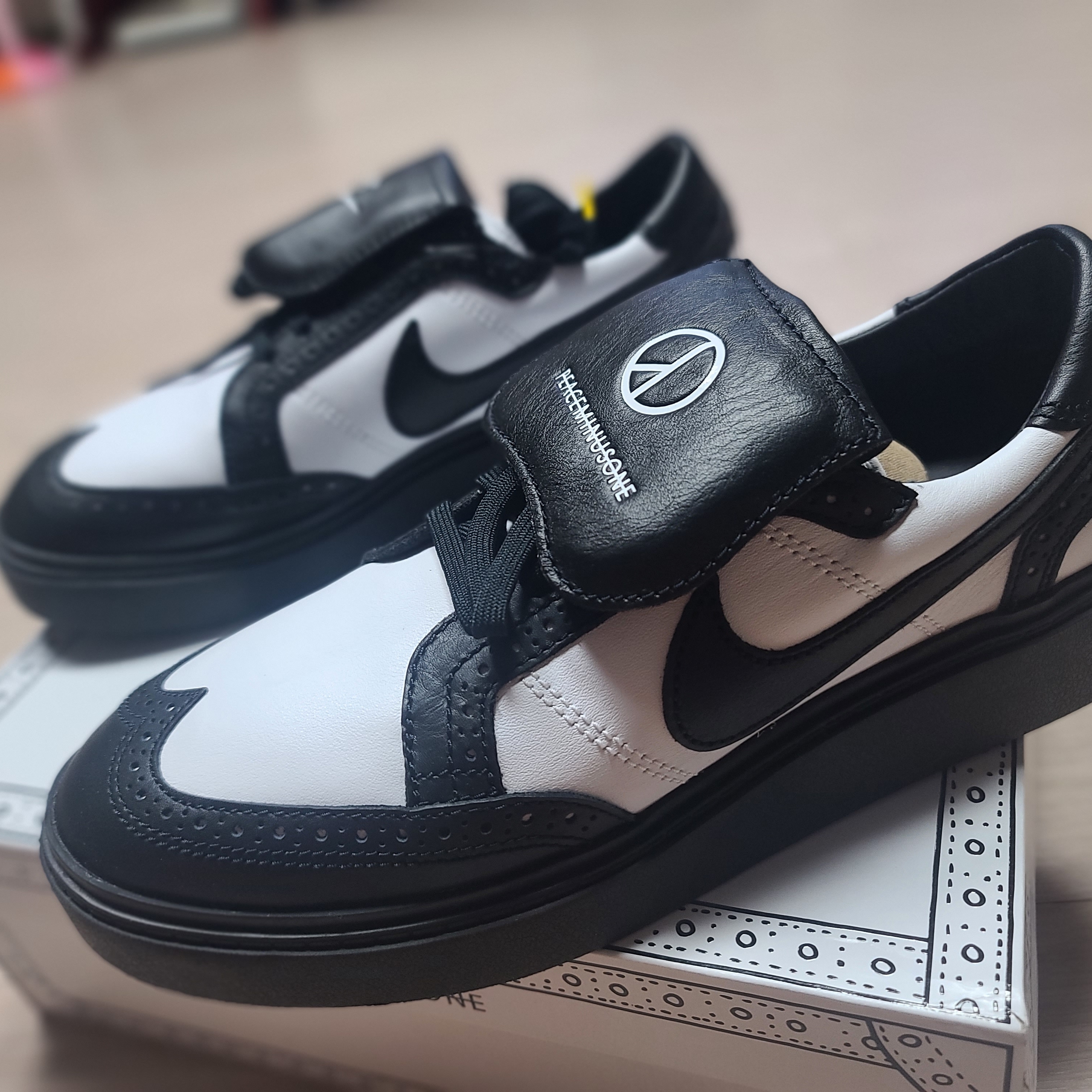 Nike x Peaceminusone Kwondo1 Black and White 착용 스타일 - 4