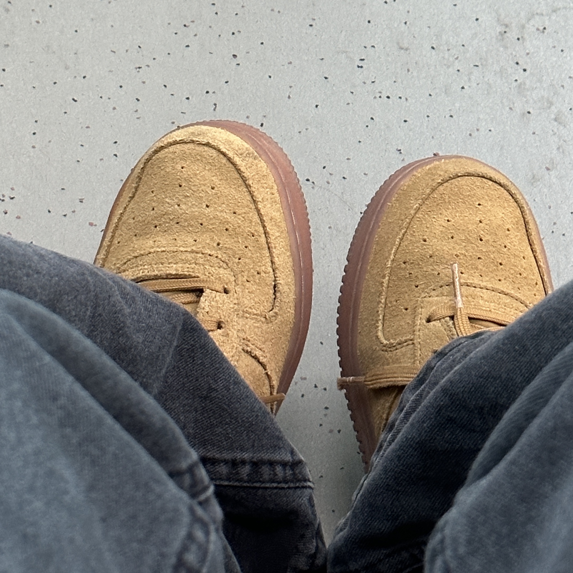 (GS) Nike Air Force 1 LV8 3 Wheat 착용 스타일