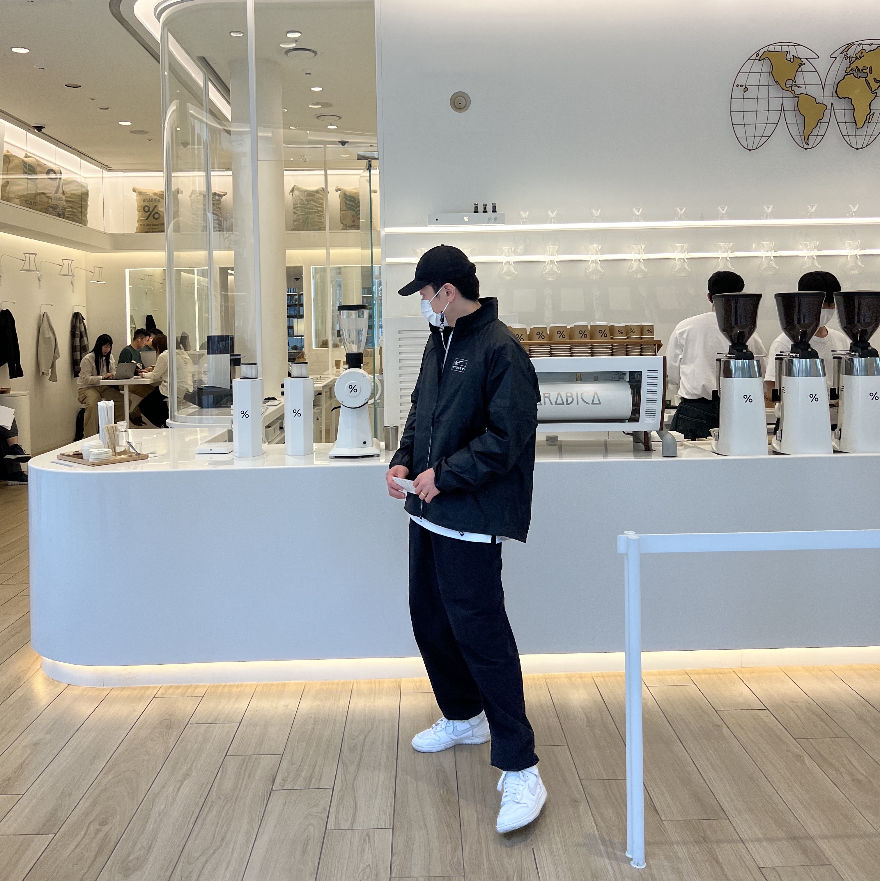 Nike x Stussy NRG FL Storm-Fit Jacket Black (DO5304-010), Prada Re-Nylon Baseball Cap Black 착용 스타일 - 2
