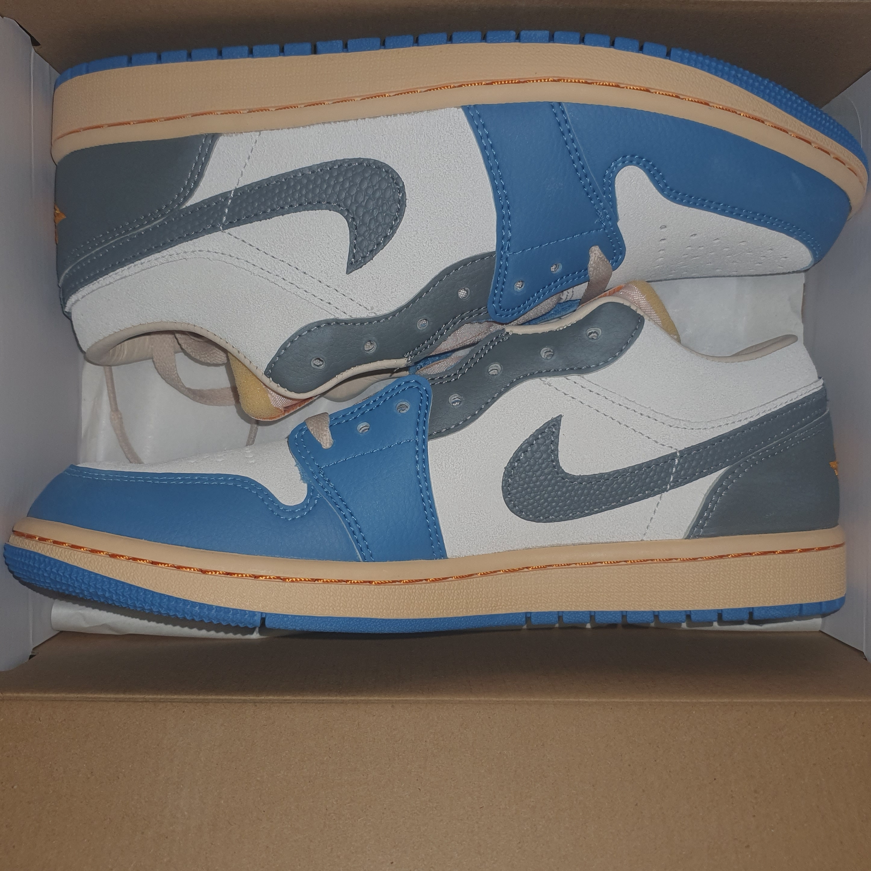 Jordan 1 Low SE Tokyo 96 착용 스타일