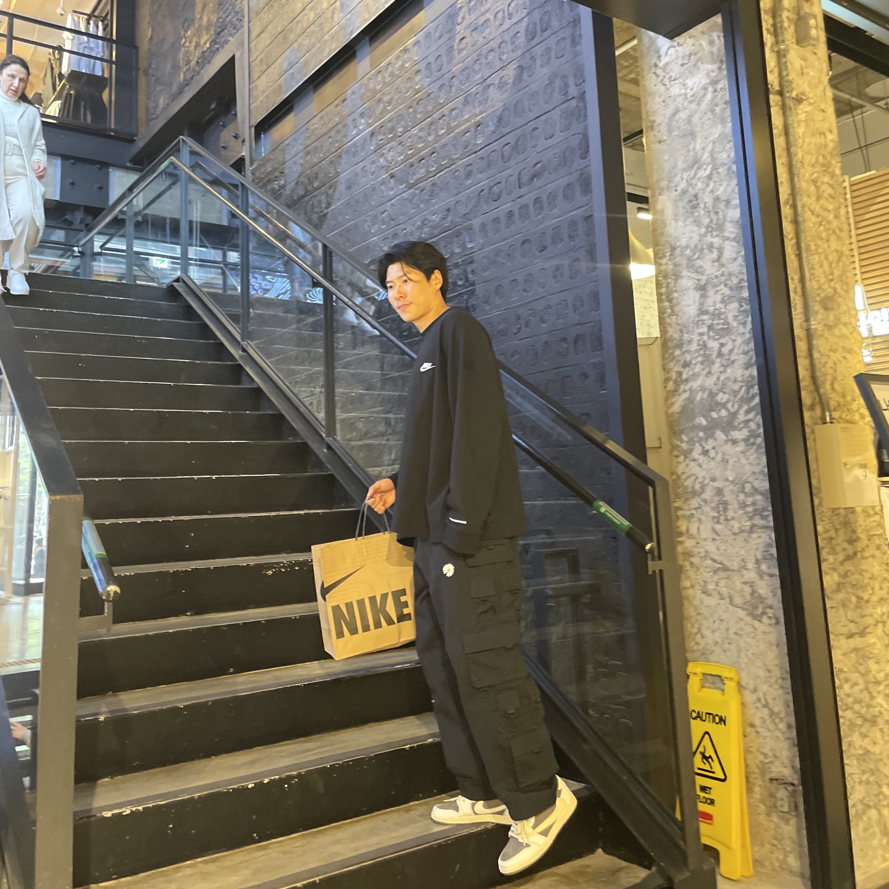 Nike x Peaceminusone LS T-Shirt Black (DR0098-010), Nike x Peaceminusone Wide Pants Black (DR0096-010) 착용 스타일 - 3