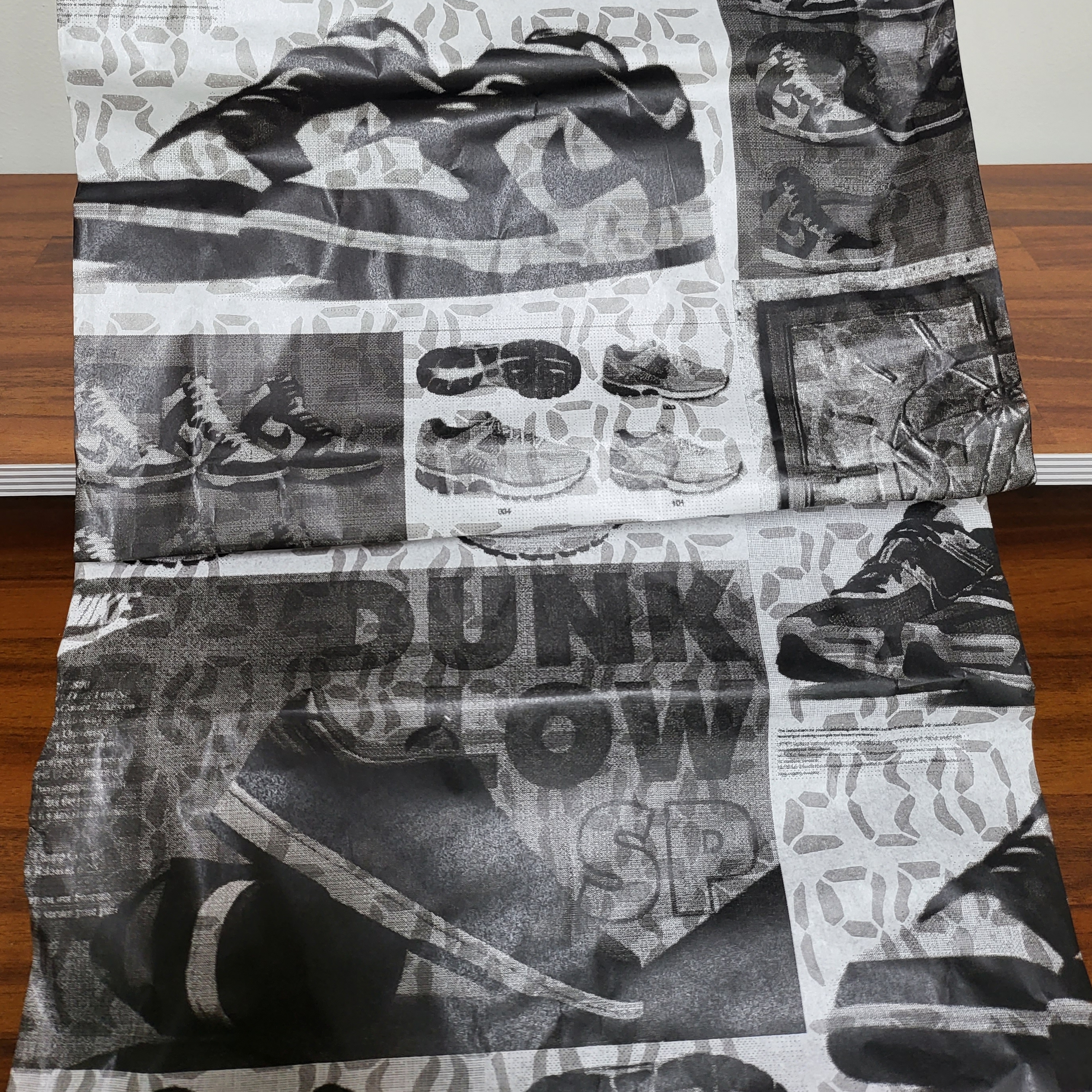 (W) Nike Zoom Vomero 5 Wolf Grey and Black 착용 스타일 - 4